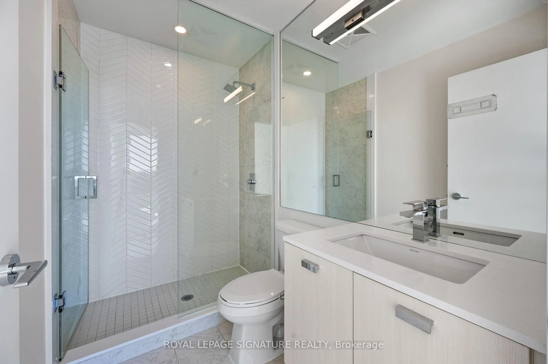 Photo 16 of Unit 710, 10 De Boers Drive, North York, York University Heights — HOMEH