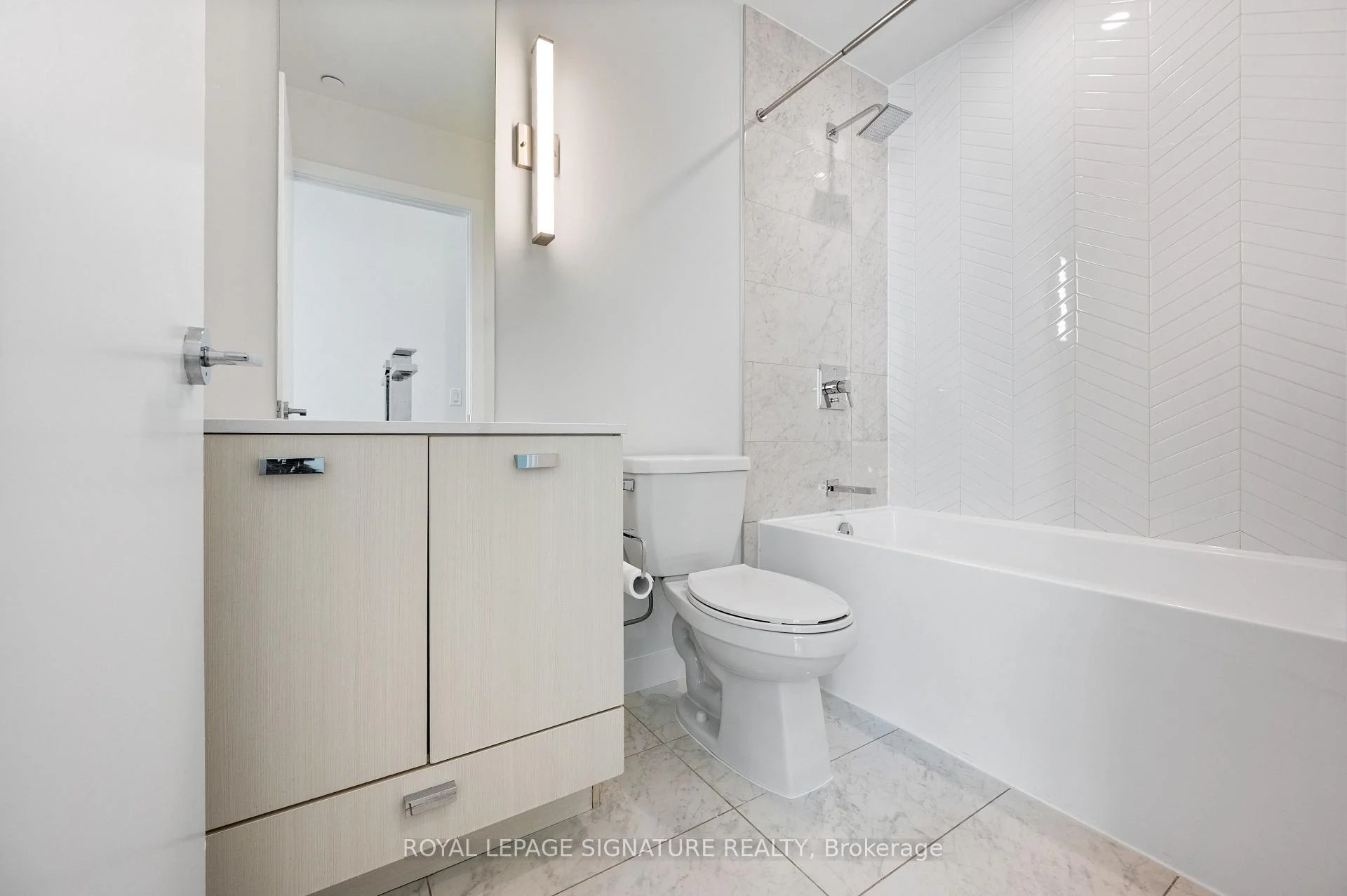Photo 20 of Unit 710, 10 De Boers Drive, North York, York University Heights — HOMEH