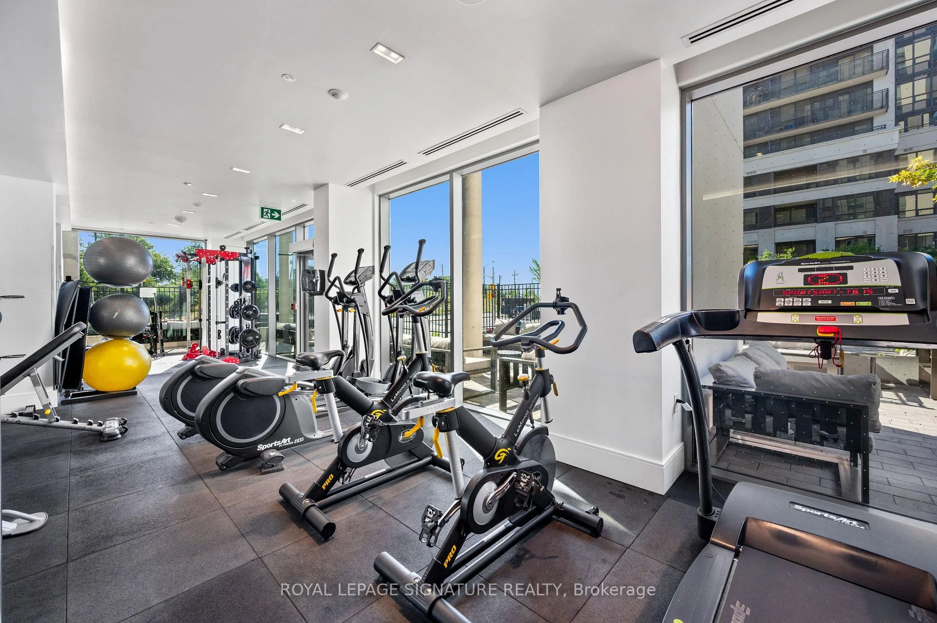 Photo 30 of Unit 710, 10 De Boers Drive, North York, York University Heights — HOMEH