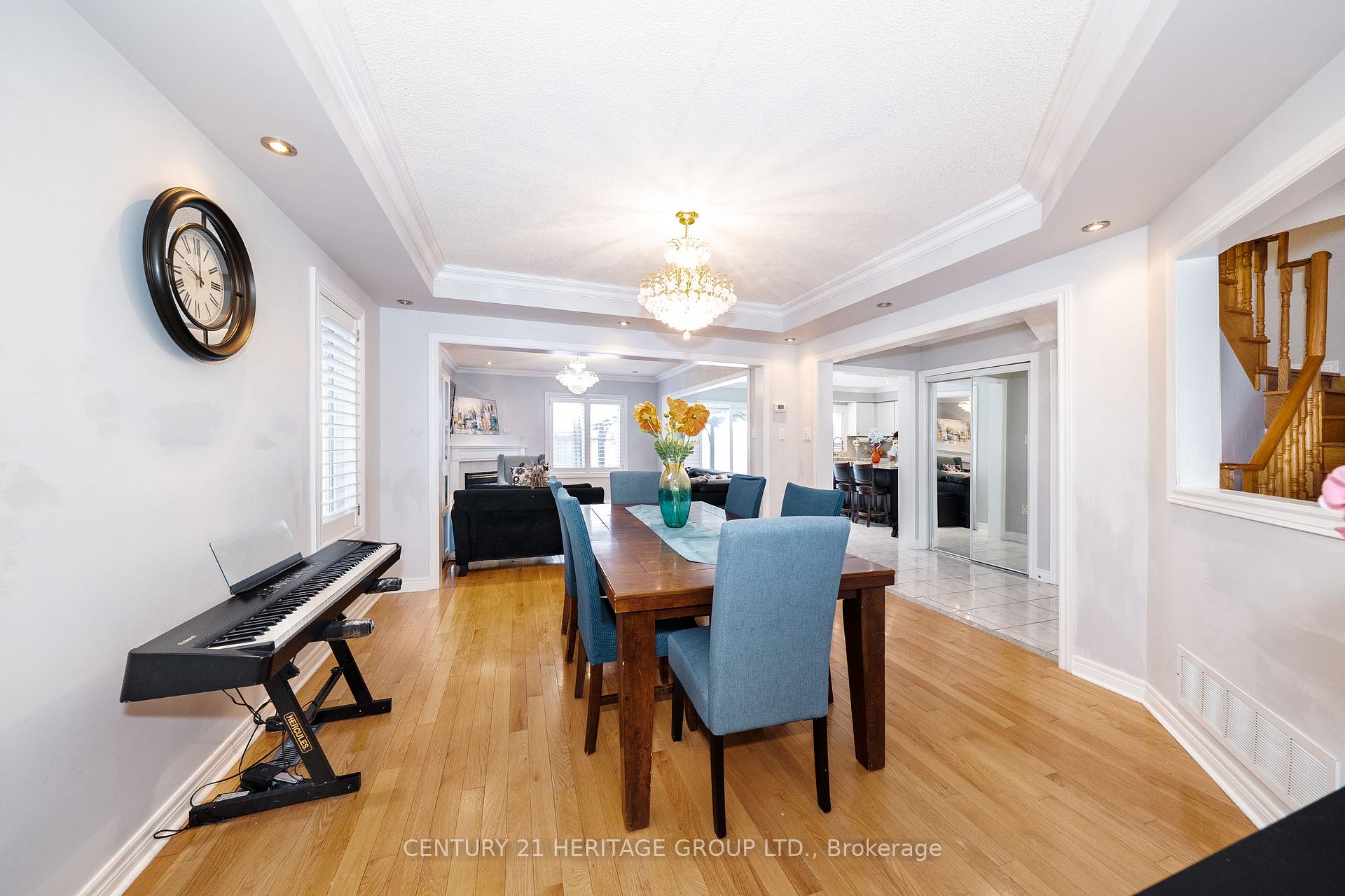 Photo 3 of 2211 Old Rutherford Road, Vaughan, Maple — HOMEH
