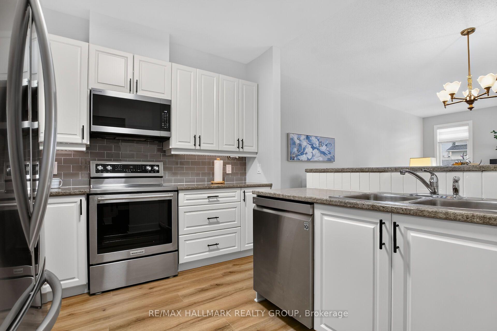 Photo 11 of 79 Sable Run Drive, Ottawa, Stittsville (Central) — HOMEH