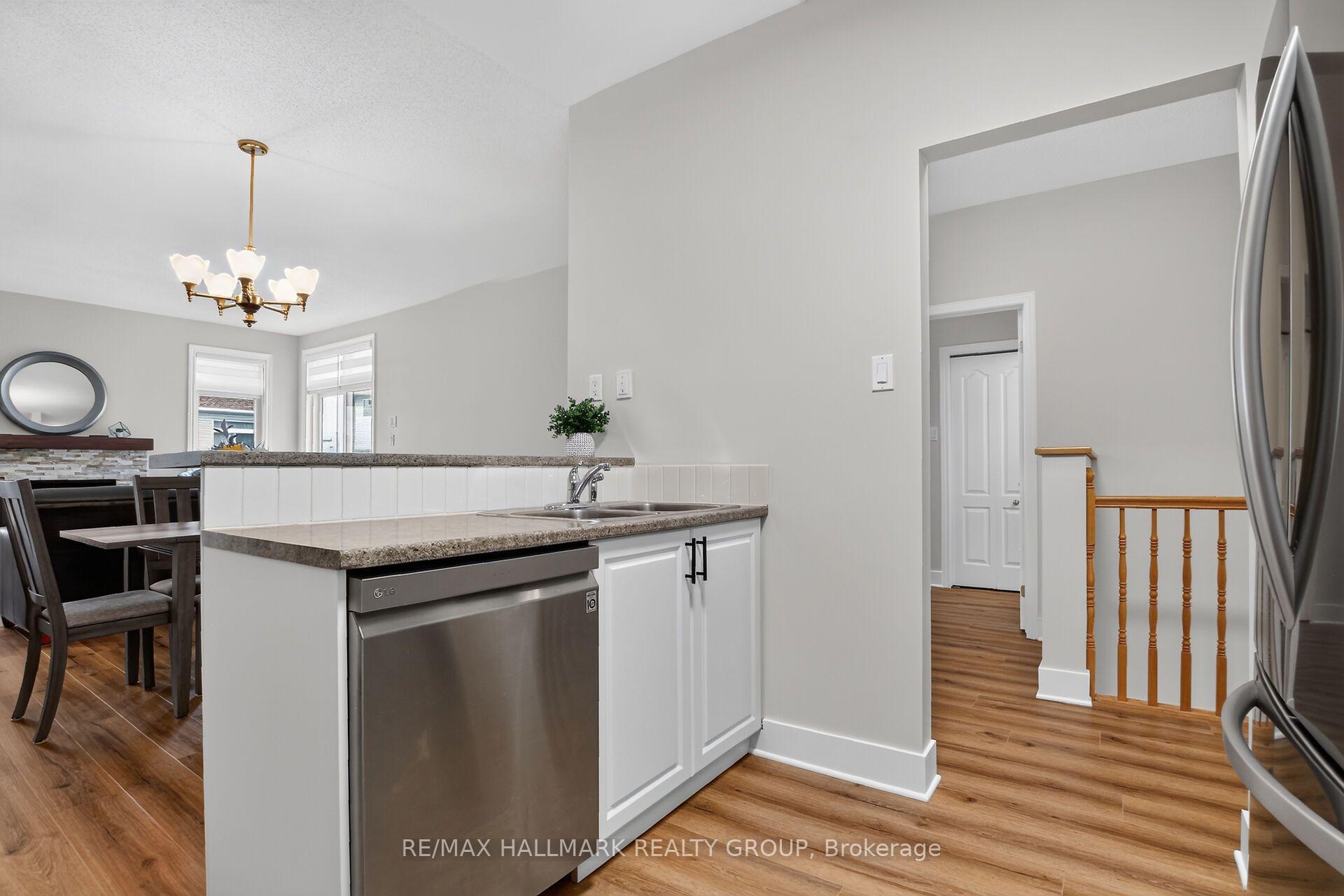 Photo 12 of 79 Sable Run Drive, Ottawa, Stittsville (Central) — HOMEH