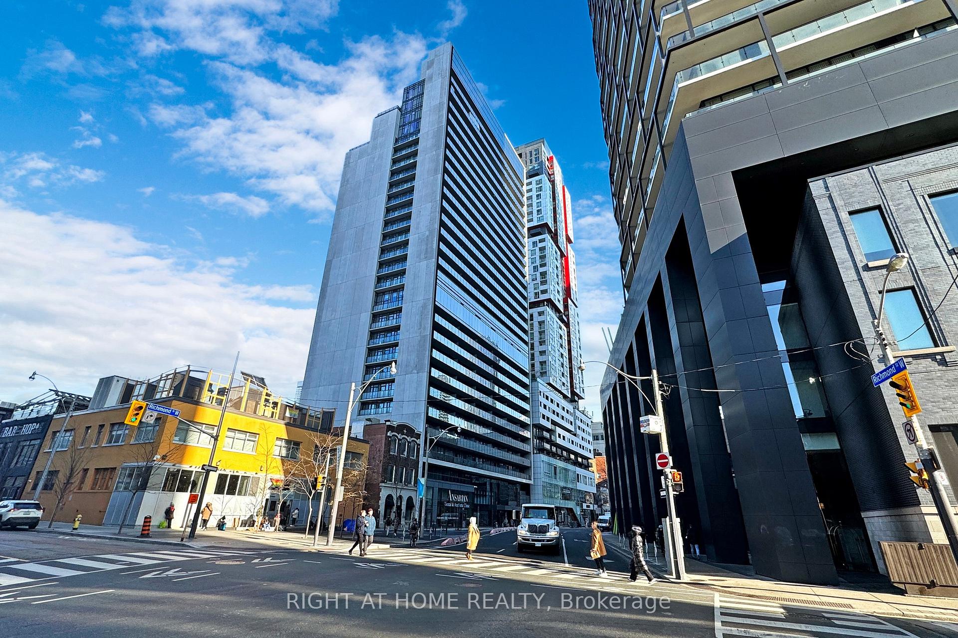 Front of Unit 209, 330 Richmond Street W