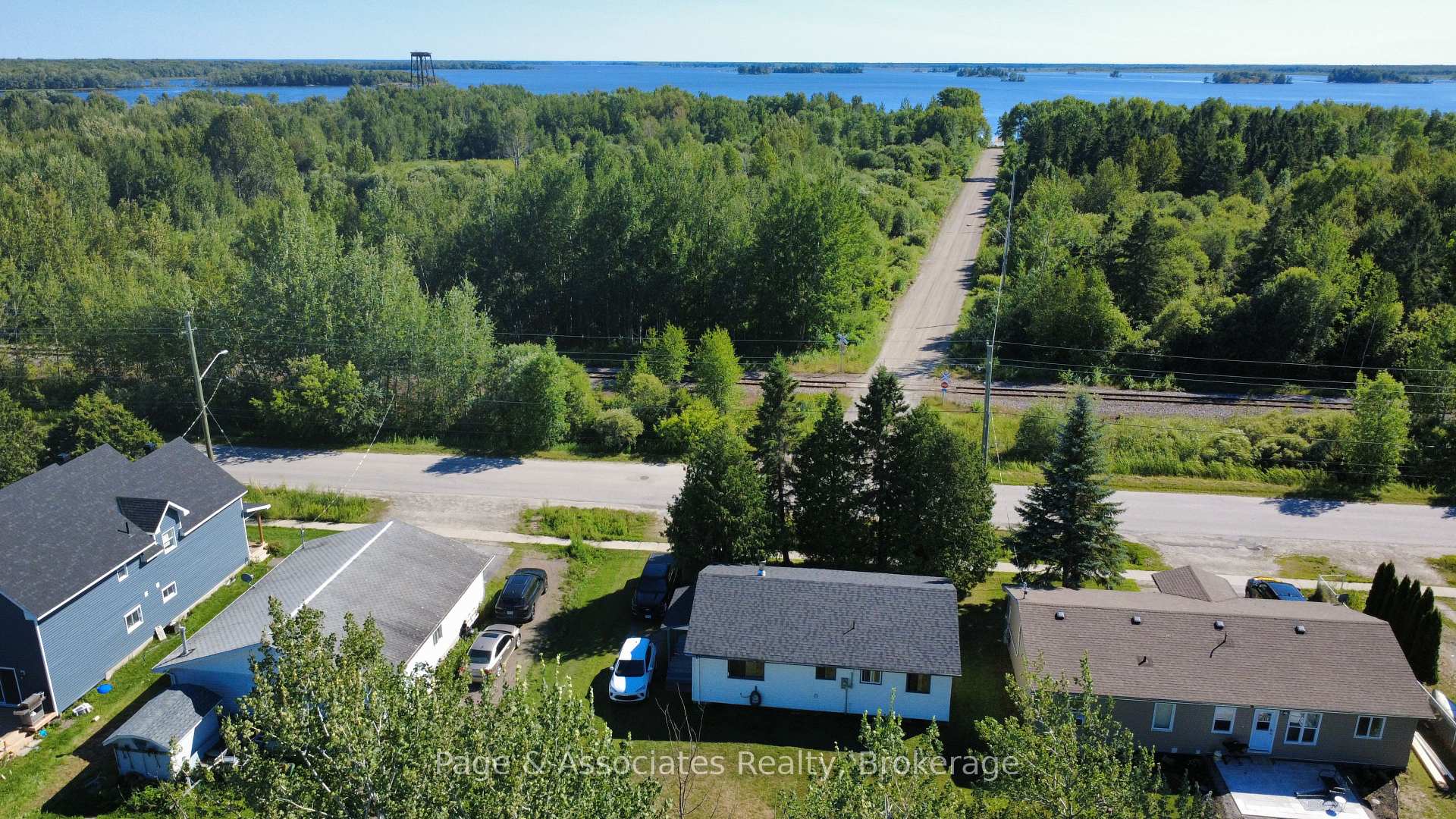 Photo 5 of 51 Waterfront Drive, West Nipissing, Cache Bay — HOMEH