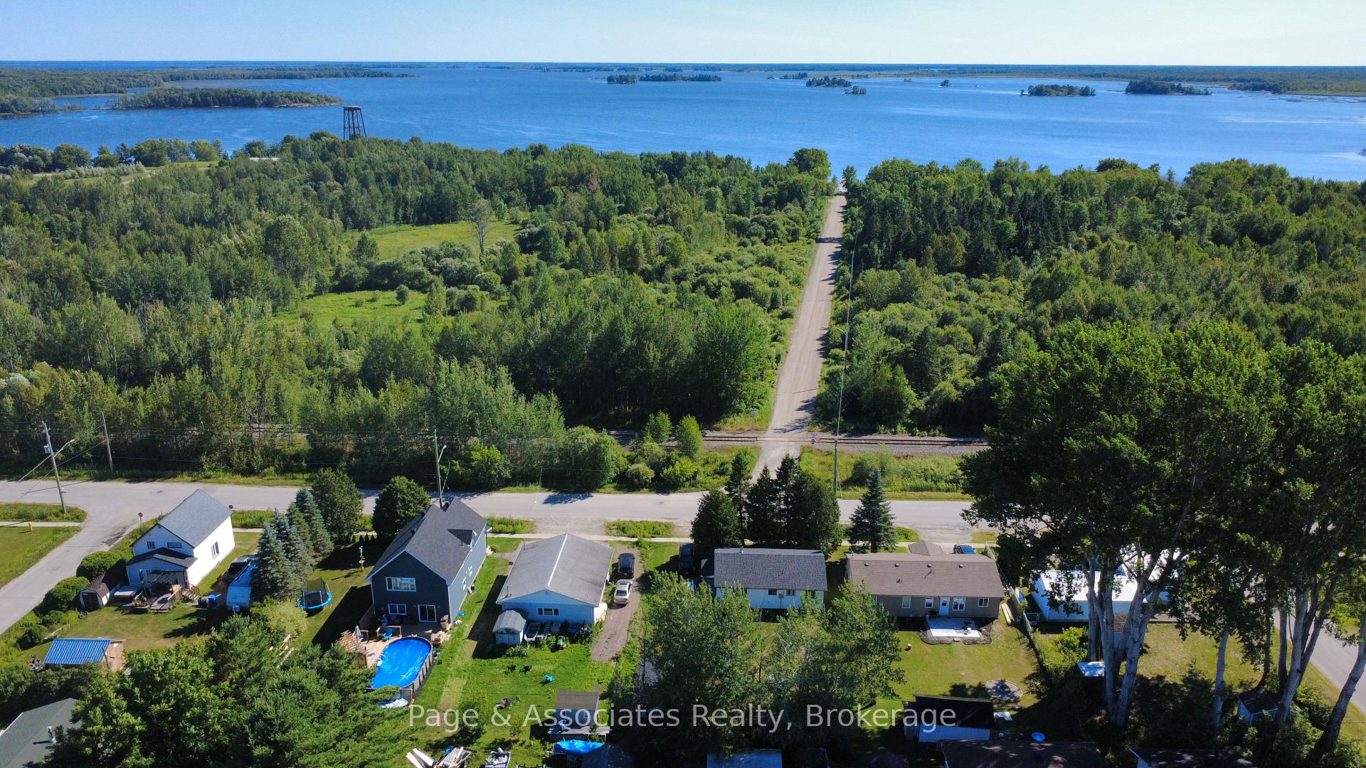 Photo 18 of 51 Waterfront Drive, West Nipissing, Cache Bay — HOMEH