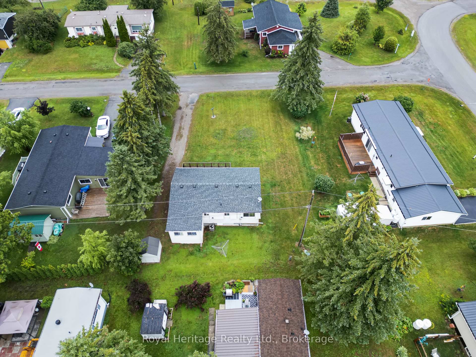 Photo 3 of 2 Fenelon Way, Kawartha Lakes, Lindsay — HOMEH