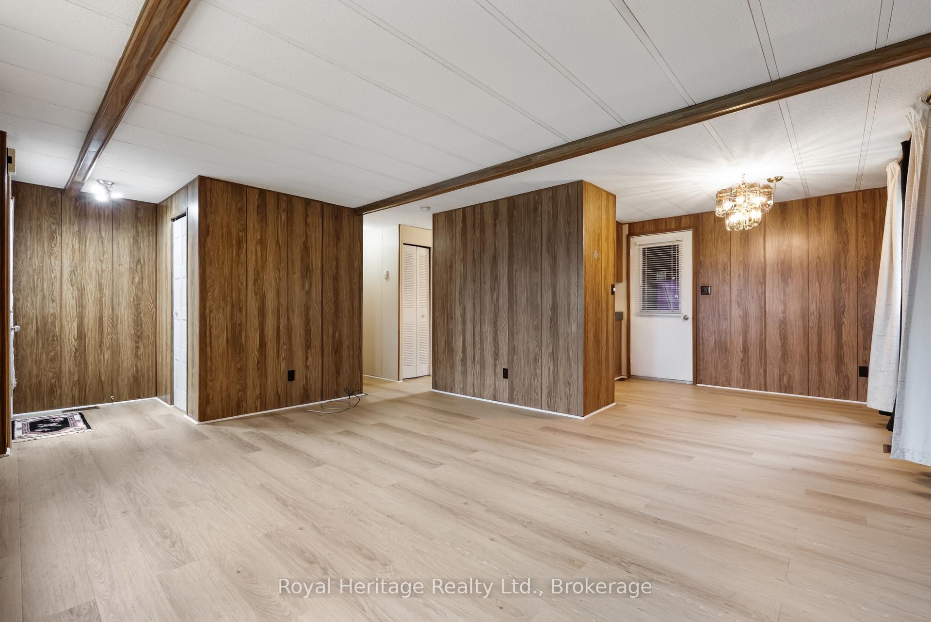 Photo 6 of 2 Fenelon Way, Kawartha Lakes, Lindsay — HOMEH