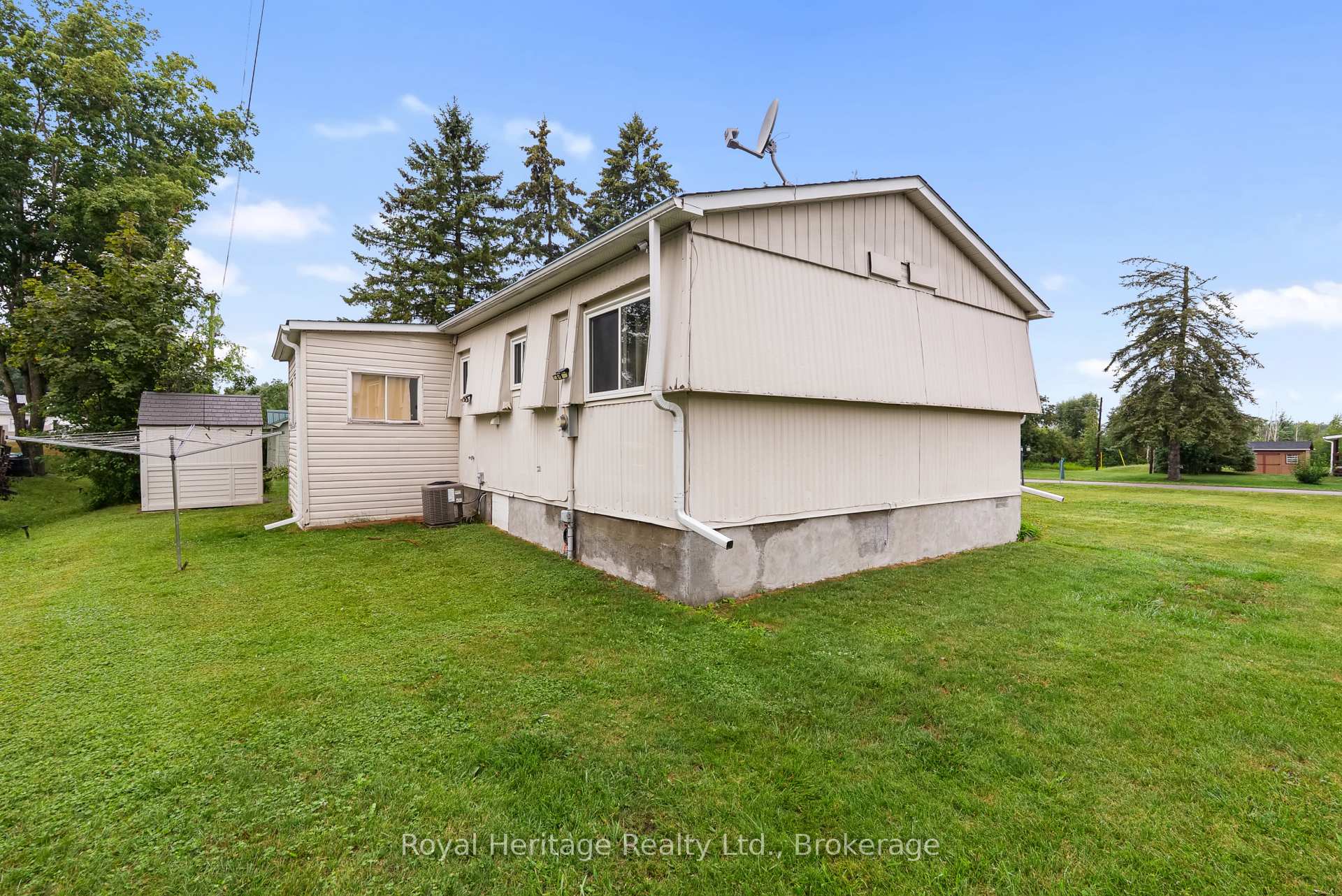 Photo 21 of 2 Fenelon Way, Kawartha Lakes, Lindsay — HOMEH