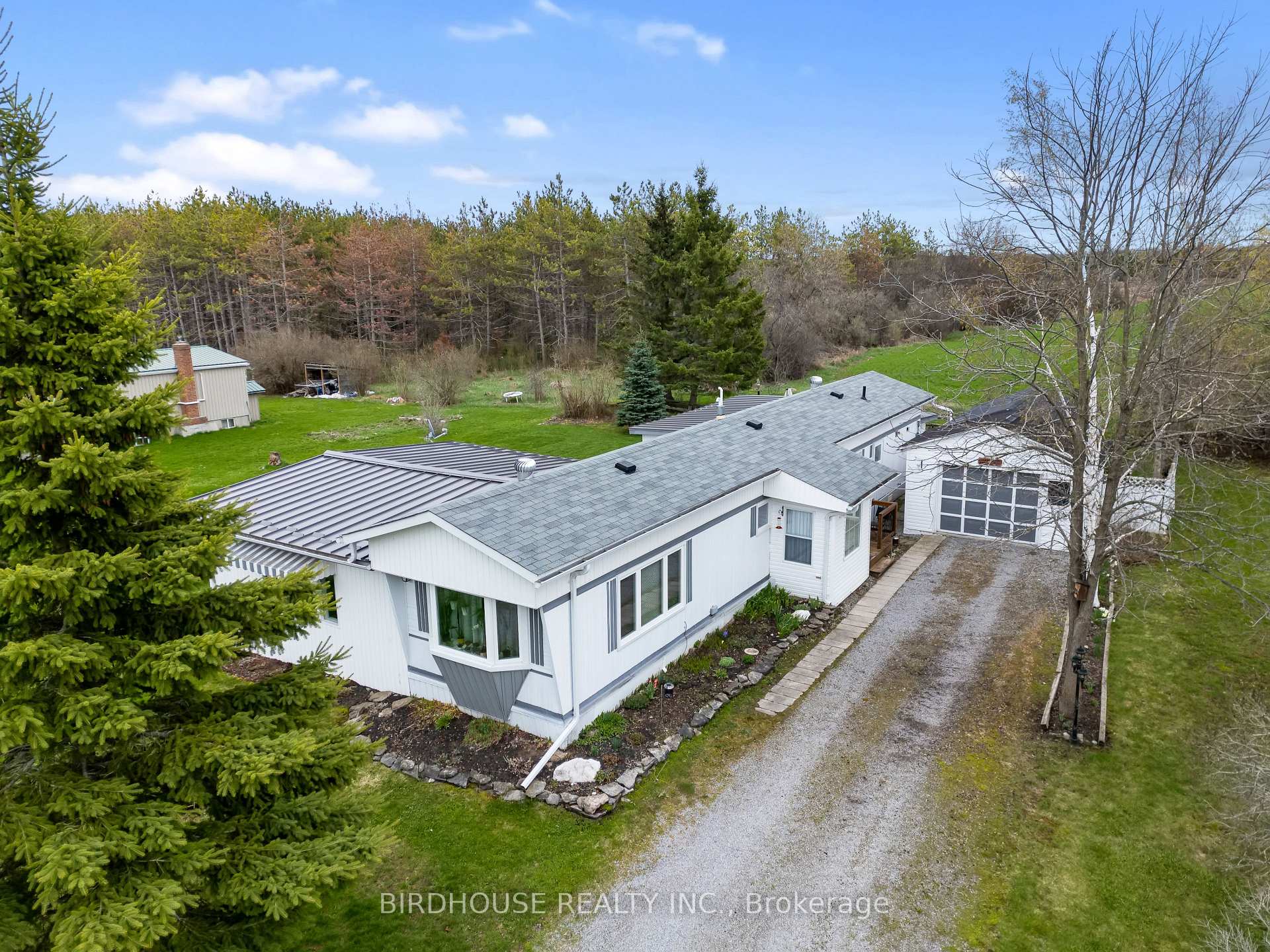 Photo 1 of 68 Glenway Drive, Kawartha Lakes, Verulam — HOMEH