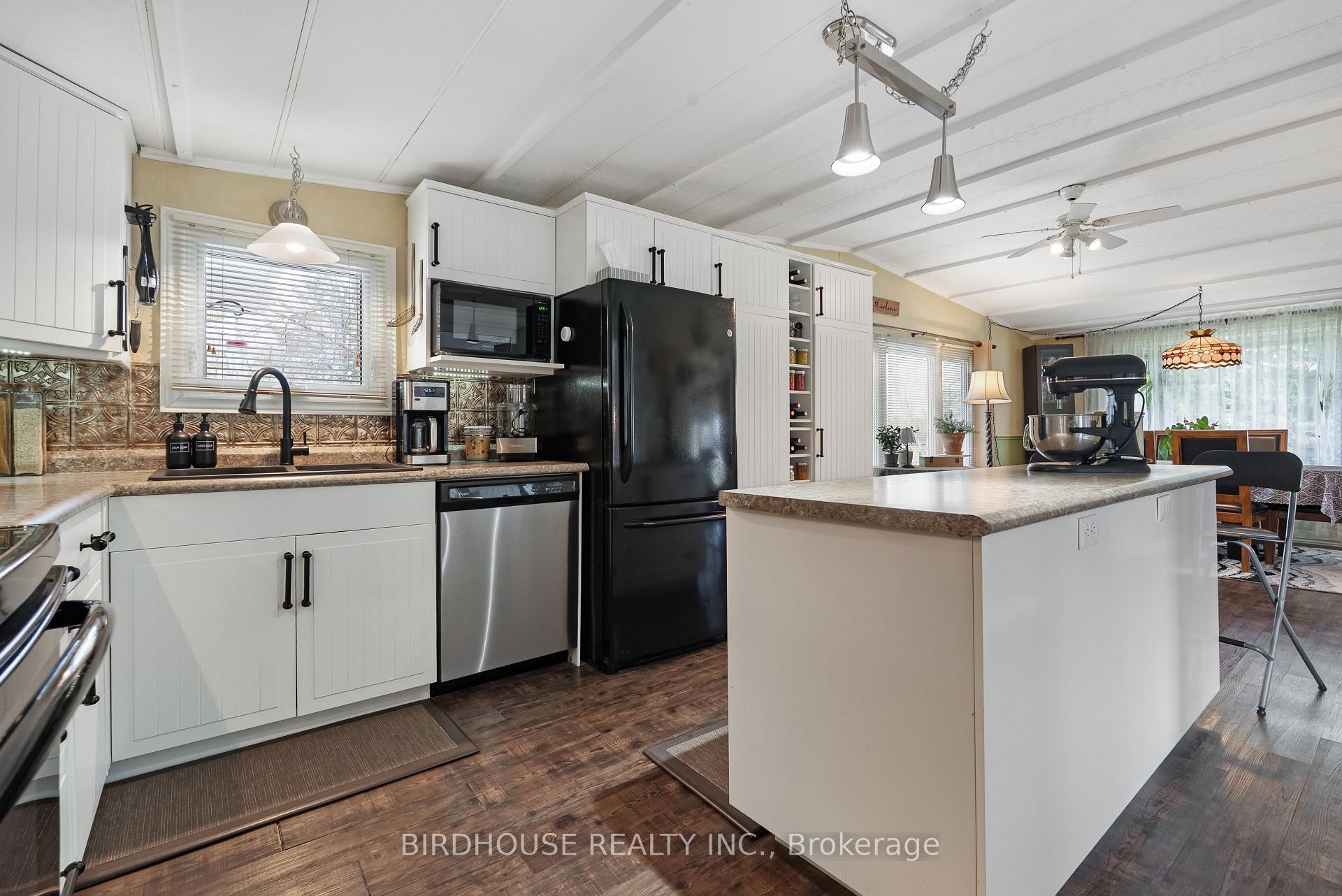 Photo 8 of 68 Glenway Drive, Kawartha Lakes, Verulam — HOMEH