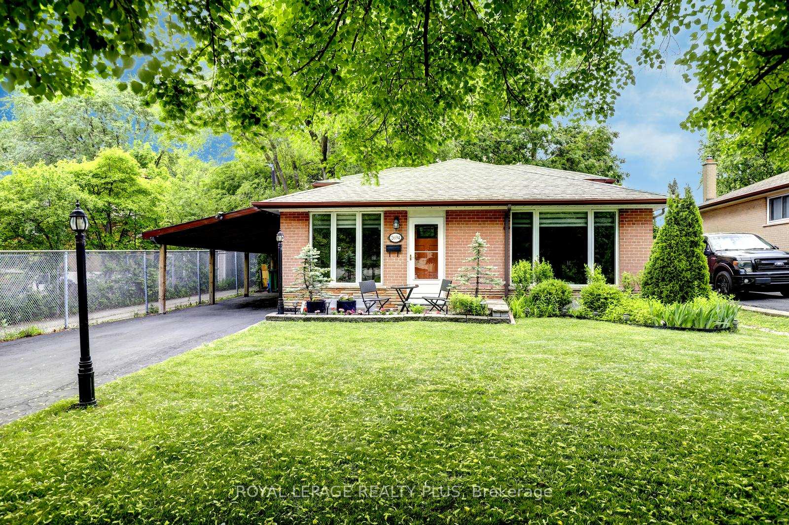 Photo 1 of 2694 Truscott Drive, Mississauga, Clarkson — HOMEH