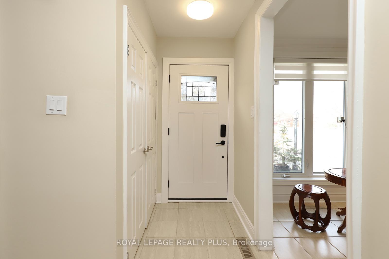 Photo 5 of 2694 Truscott Drive, Mississauga, Clarkson — HOMEH