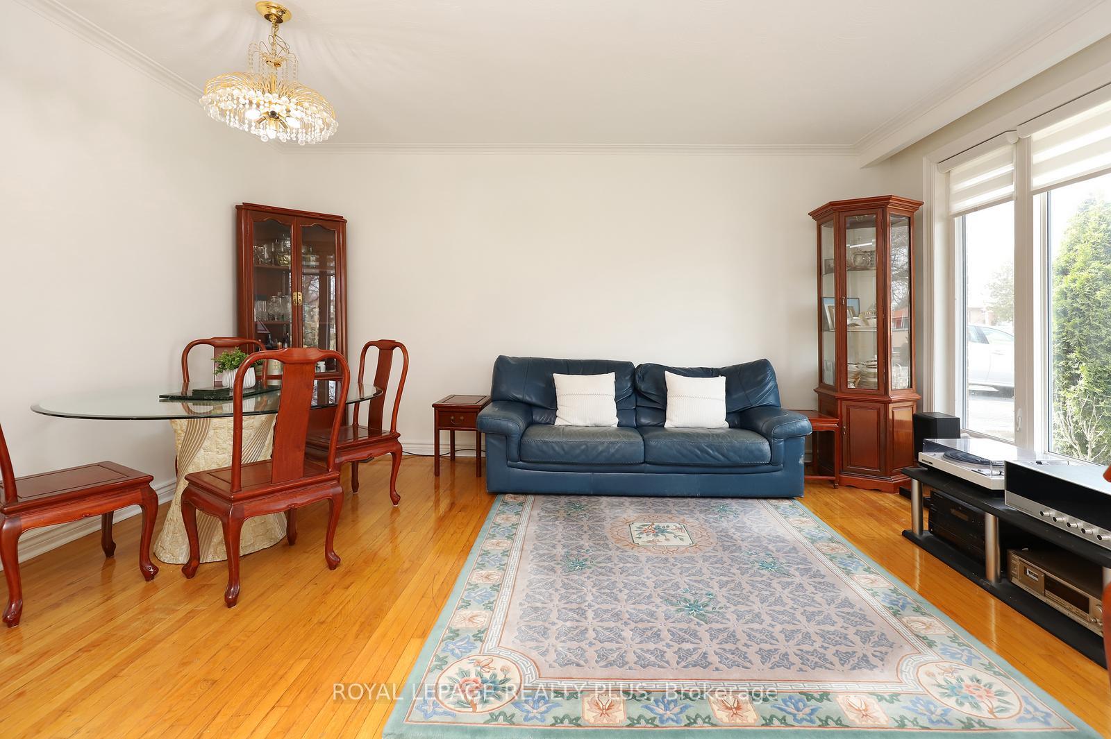 Photo 8 of 2694 Truscott Drive, Mississauga, Clarkson — HOMEH