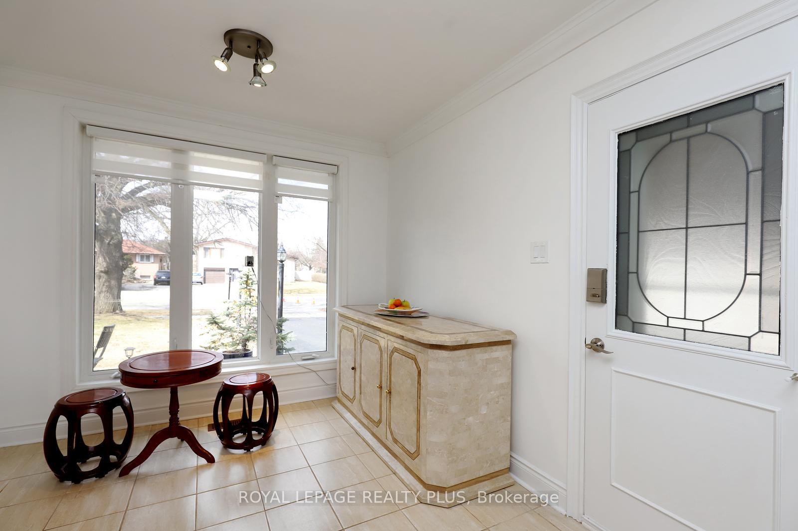 Photo 12 of 2694 Truscott Drive, Mississauga, Clarkson — HOMEH
