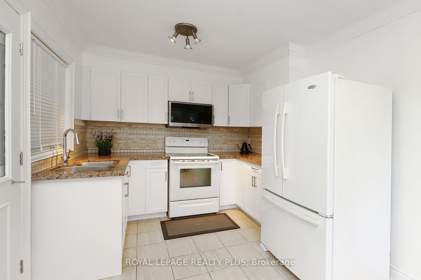 Photo 14 of 2694 Truscott Drive, Mississauga, Clarkson — HOMEH
