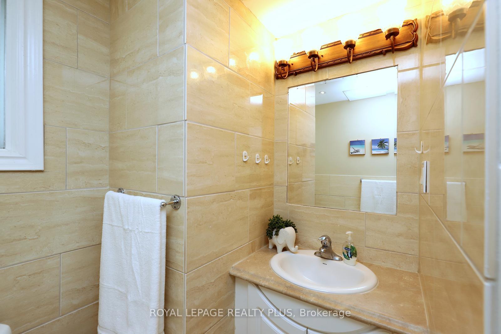 Photo 24 of 2694 Truscott Drive, Mississauga, Clarkson — HOMEH