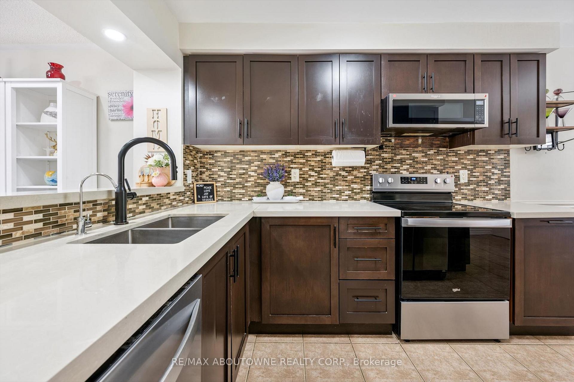 Photo 13 of 36 Van Fleet Terrace, Milton, Harrison — HOMEH