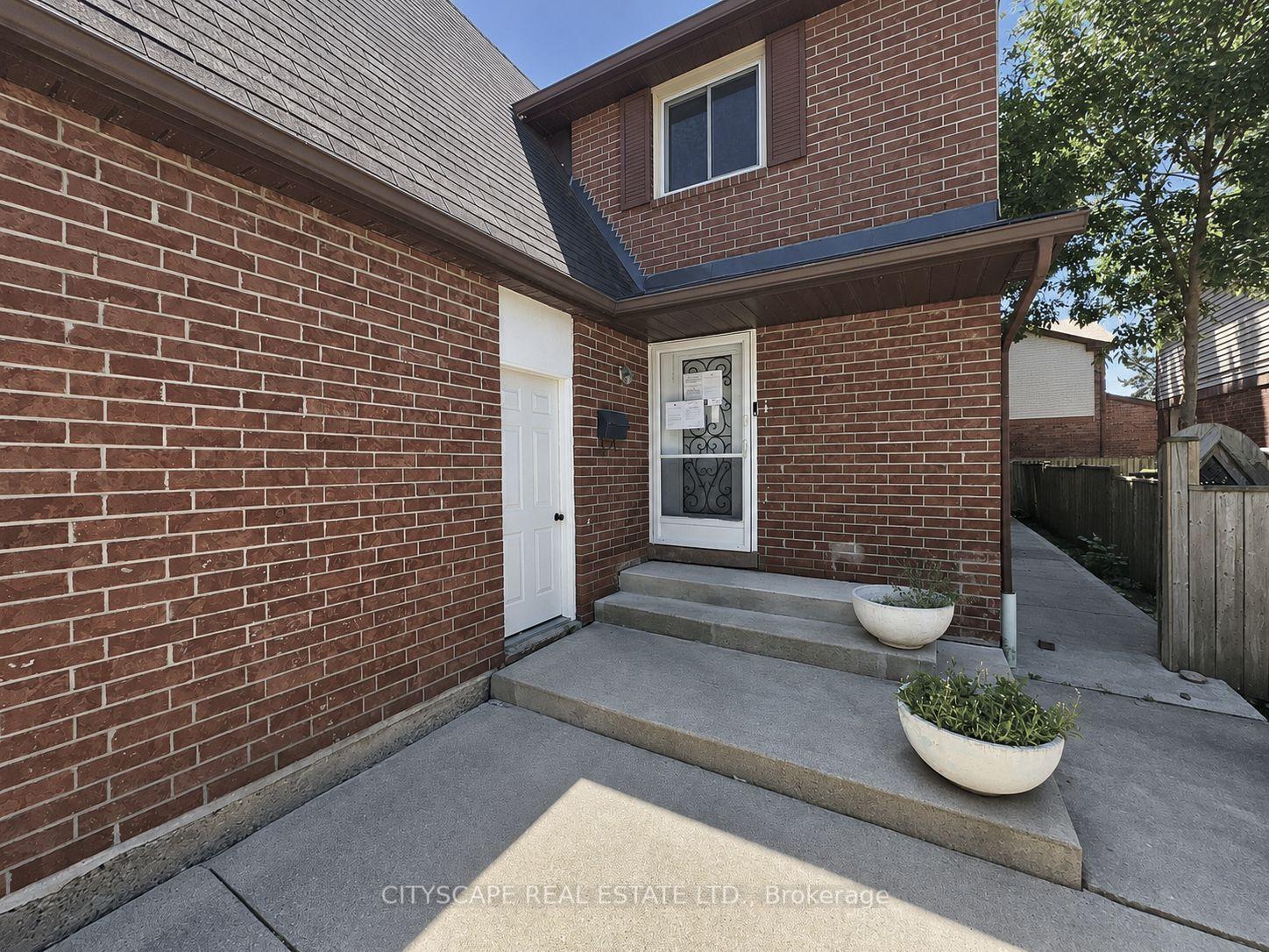 Photo 4 of 3 Gervais Drive, Brampton, Fletcher's West — HOMEH