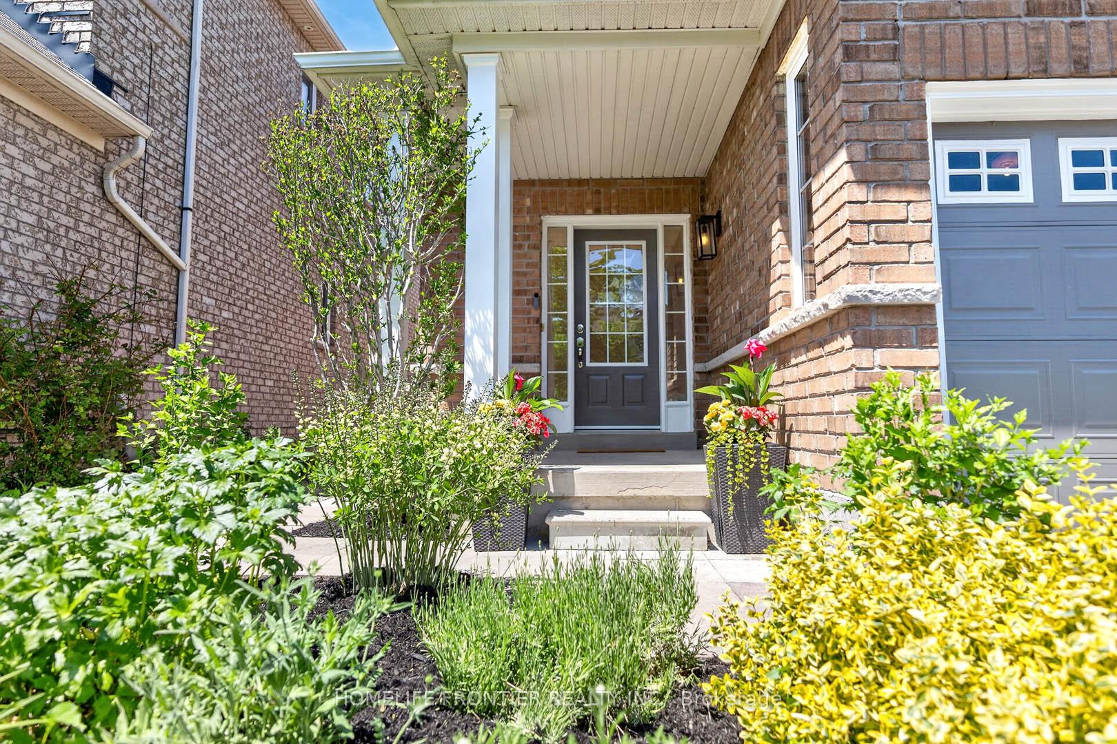 Photo 3 of 38 Templeton Court, Brampton, Bram East — HOMEH