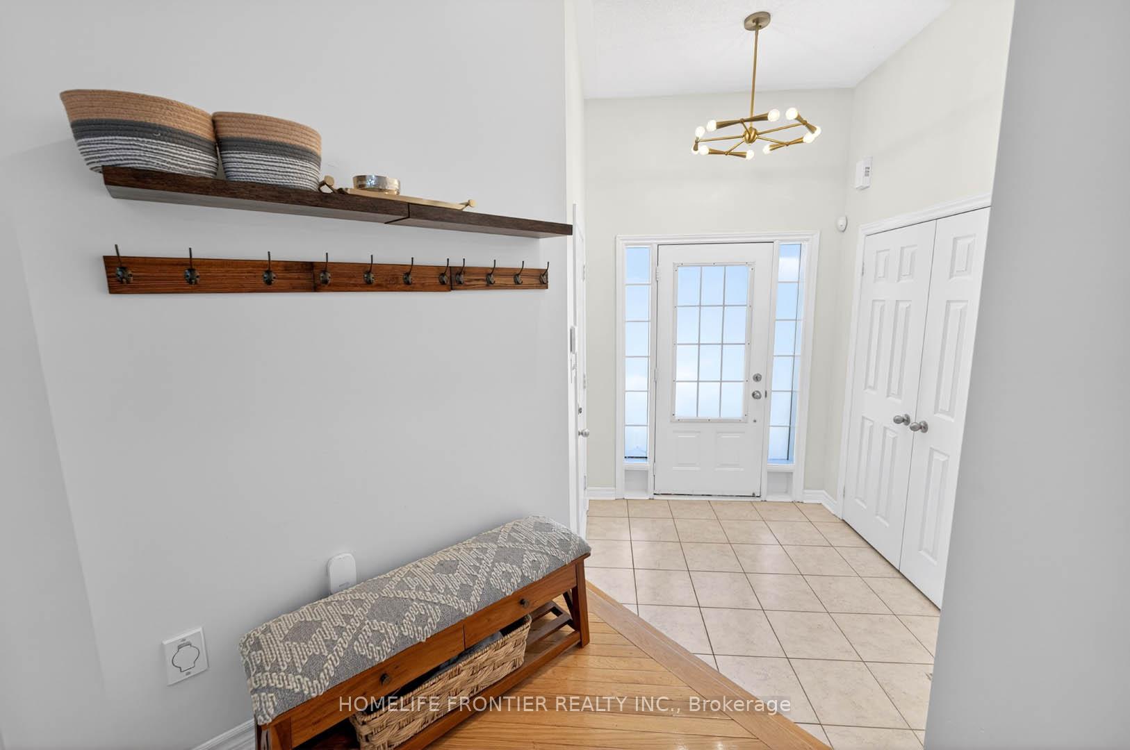 Photo 4 of 38 Templeton Court, Brampton, Bram East — HOMEH
