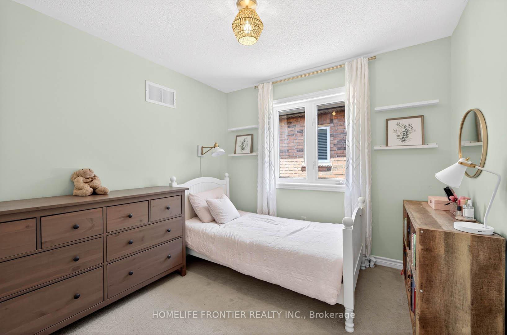 Photo 22 of 38 Templeton Court, Brampton, Bram East — HOMEH