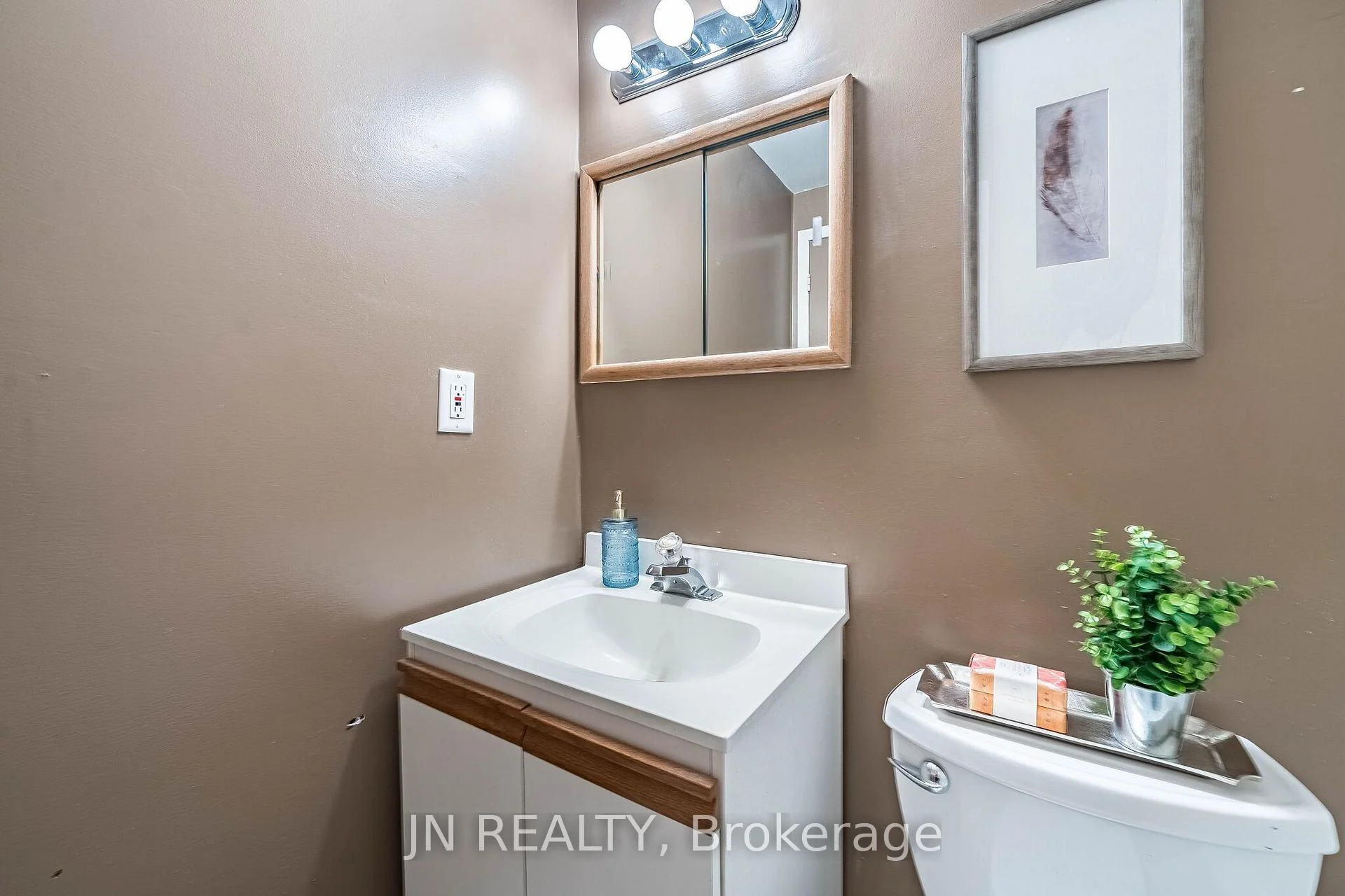 Photo 37 of 15 Gatwick Lane, Brampton, Northgate — HOMEH
