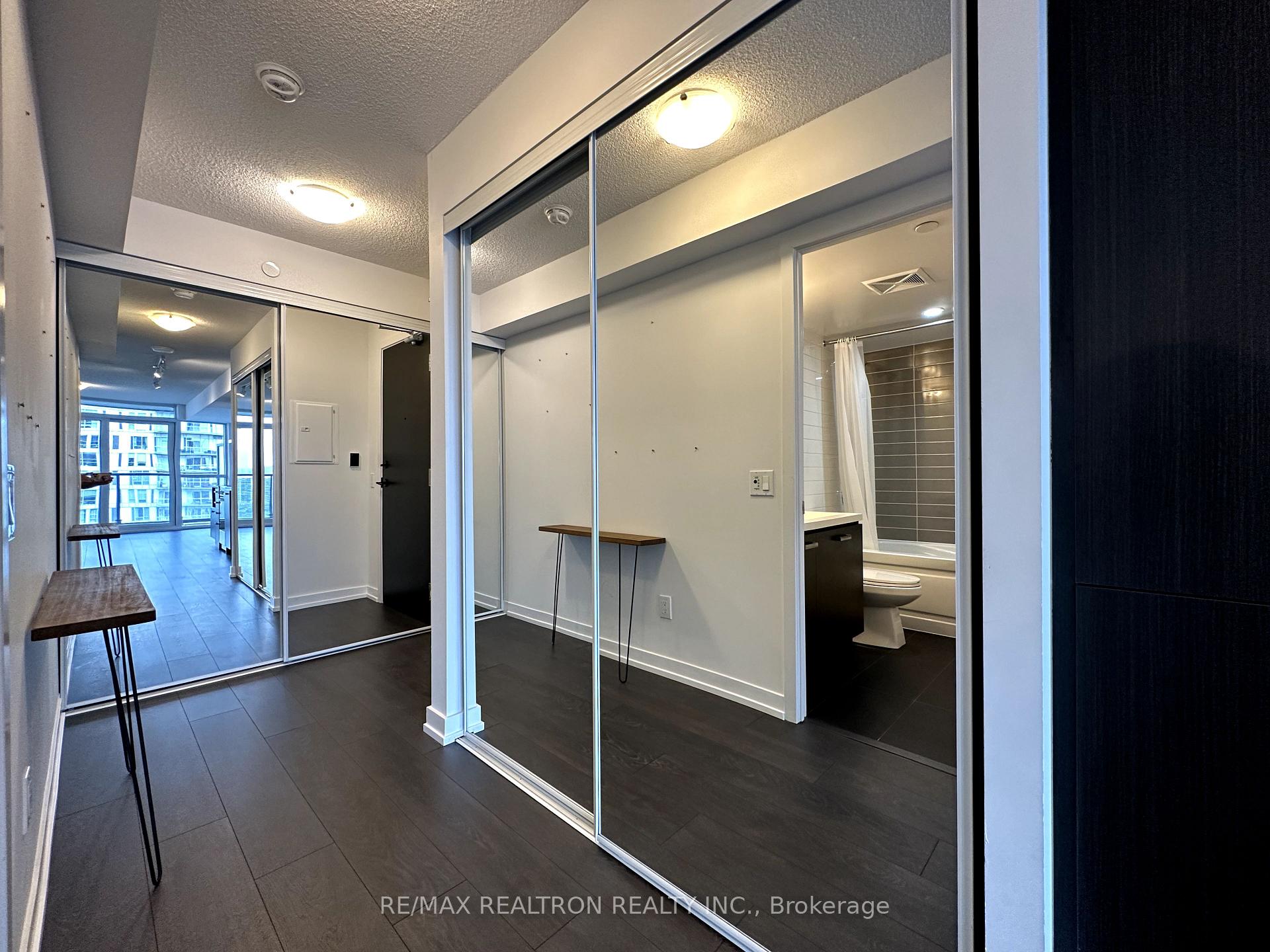 Photo 5 of Unit 2008, 125 Redpath Avenue, Toronto, Mount Pleasant West — HOMEH