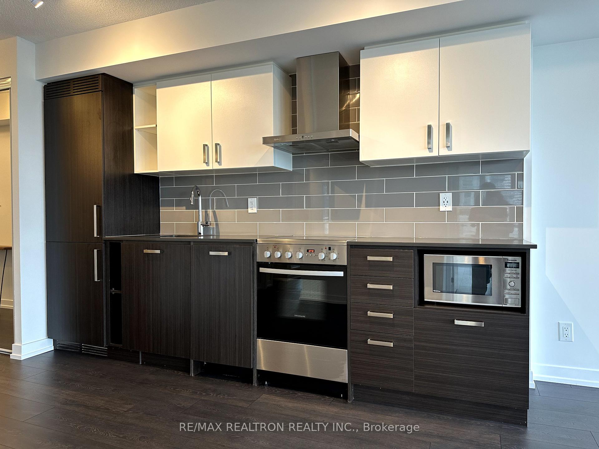 Photo 8 of Unit 2008, 125 Redpath Avenue, Toronto, Mount Pleasant West — HOMEH