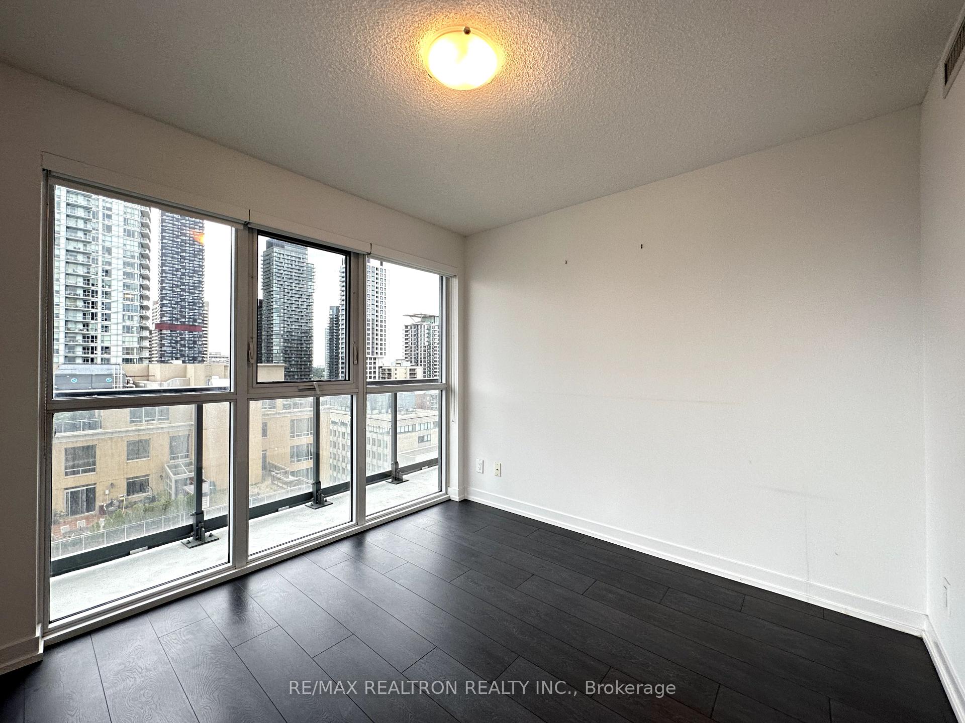 Photo 12 of Unit 2008, 125 Redpath Avenue, Toronto, Mount Pleasant West — HOMEH