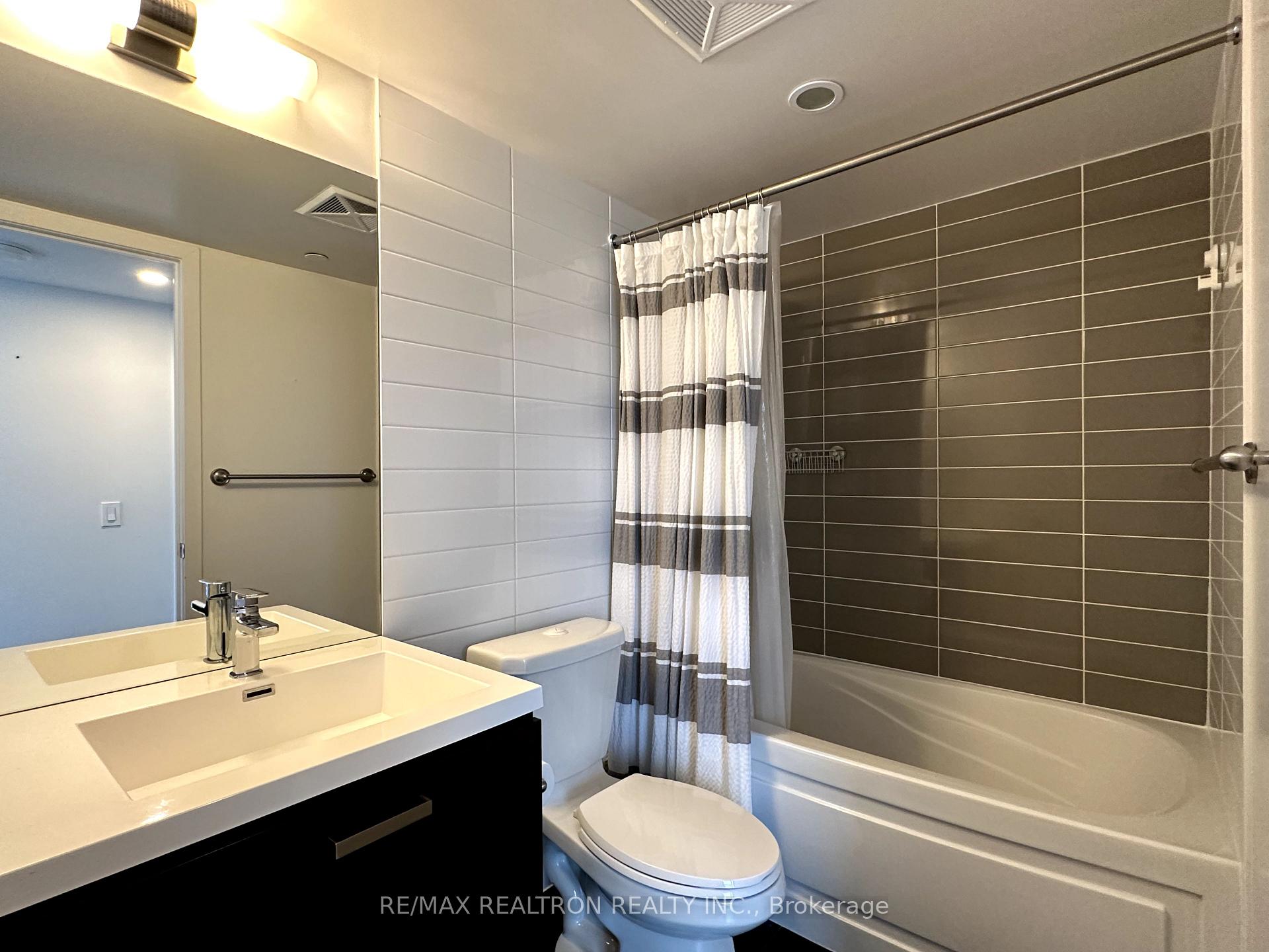 Photo 14 of Unit 2008, 125 Redpath Avenue, Toronto, Mount Pleasant West — HOMEH