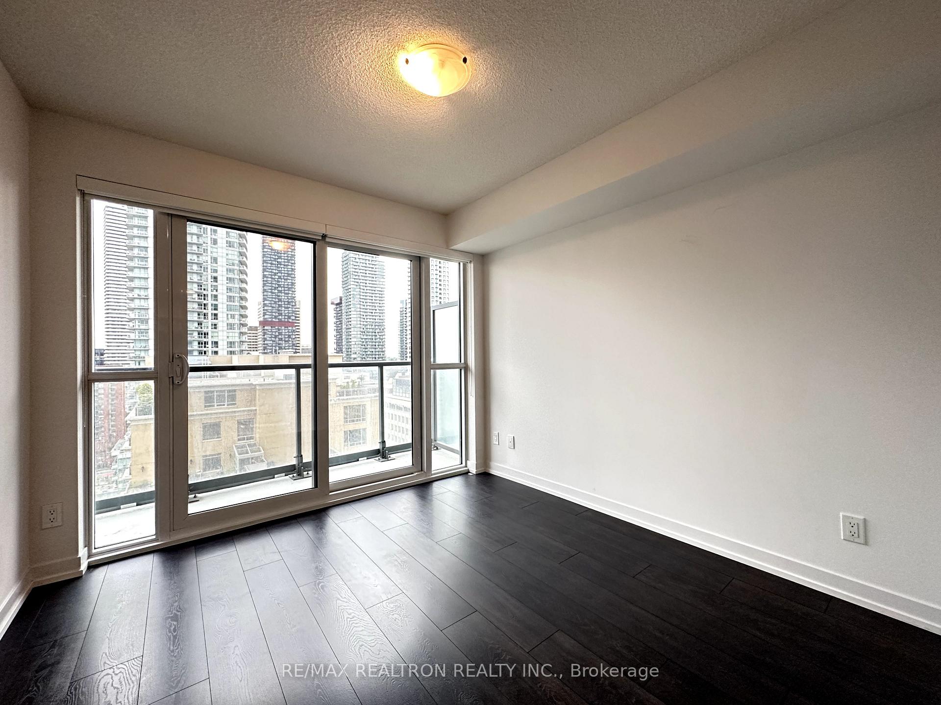 Photo 16 of Unit 2008, 125 Redpath Avenue, Toronto, Mount Pleasant West — HOMEH