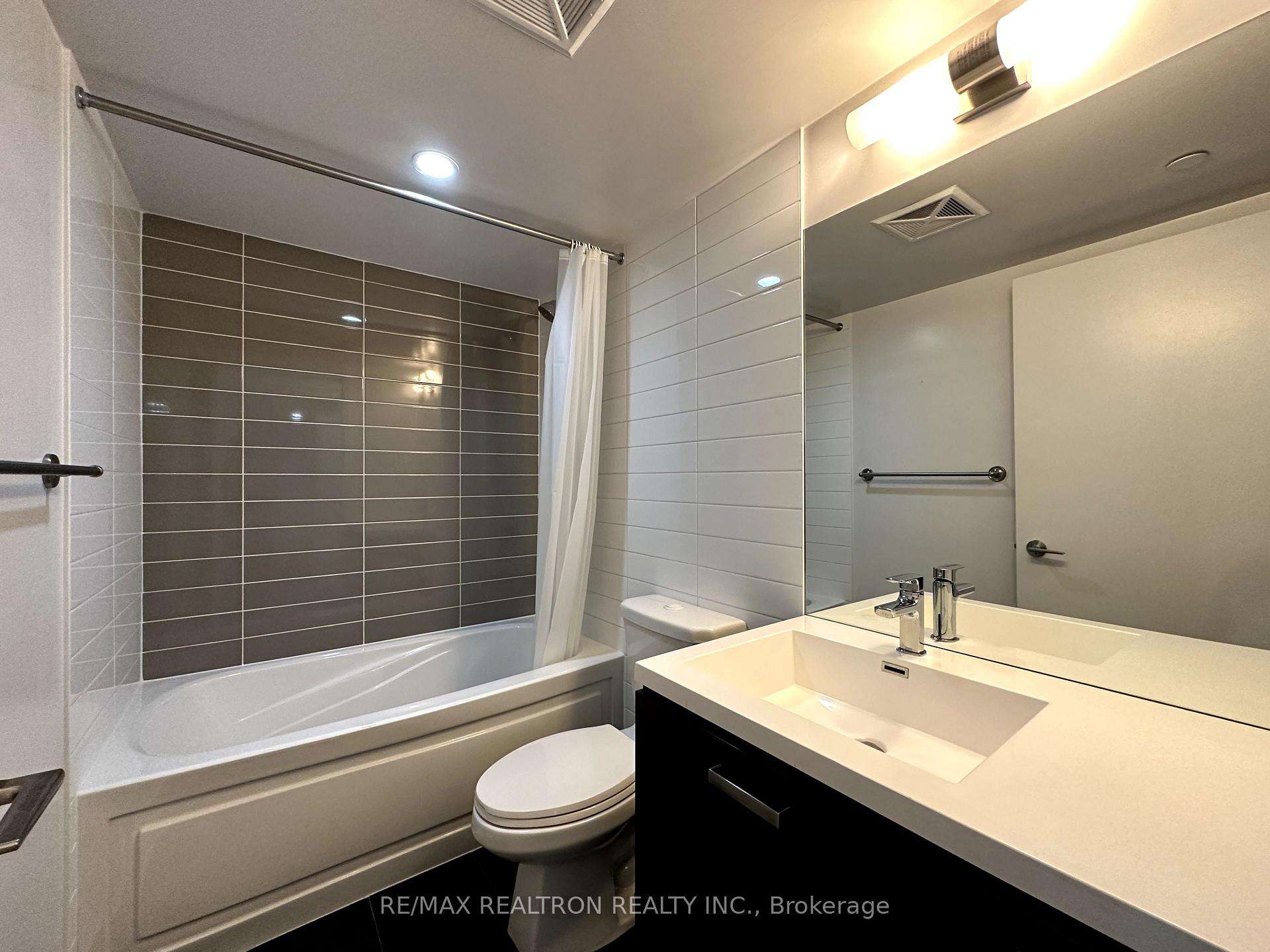 Photo 19 of Unit 2008, 125 Redpath Avenue, Toronto, Mount Pleasant West — HOMEH