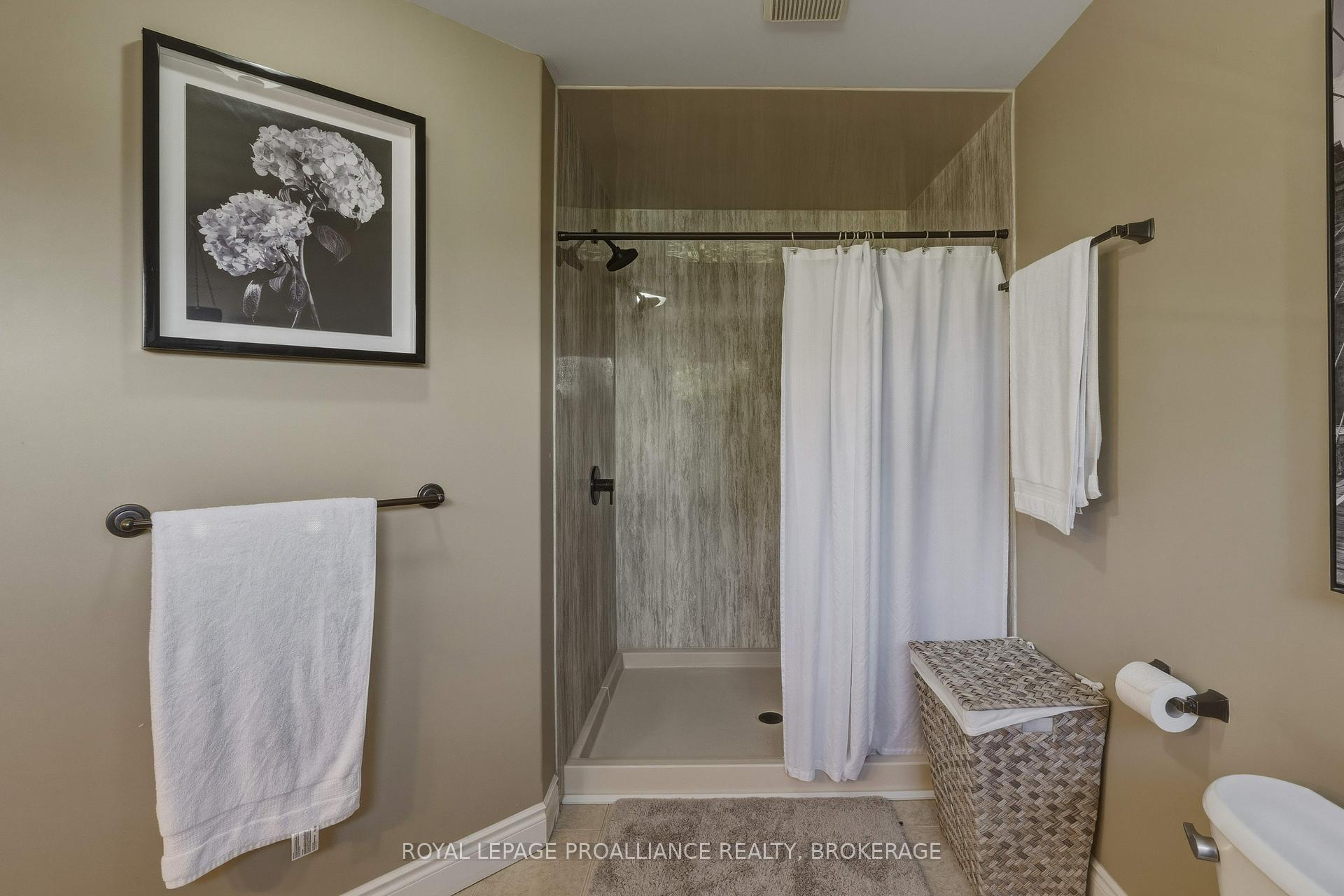 Photo 31 of 92 Windermere Boulevard, Loyalist, Bath — HOMEH