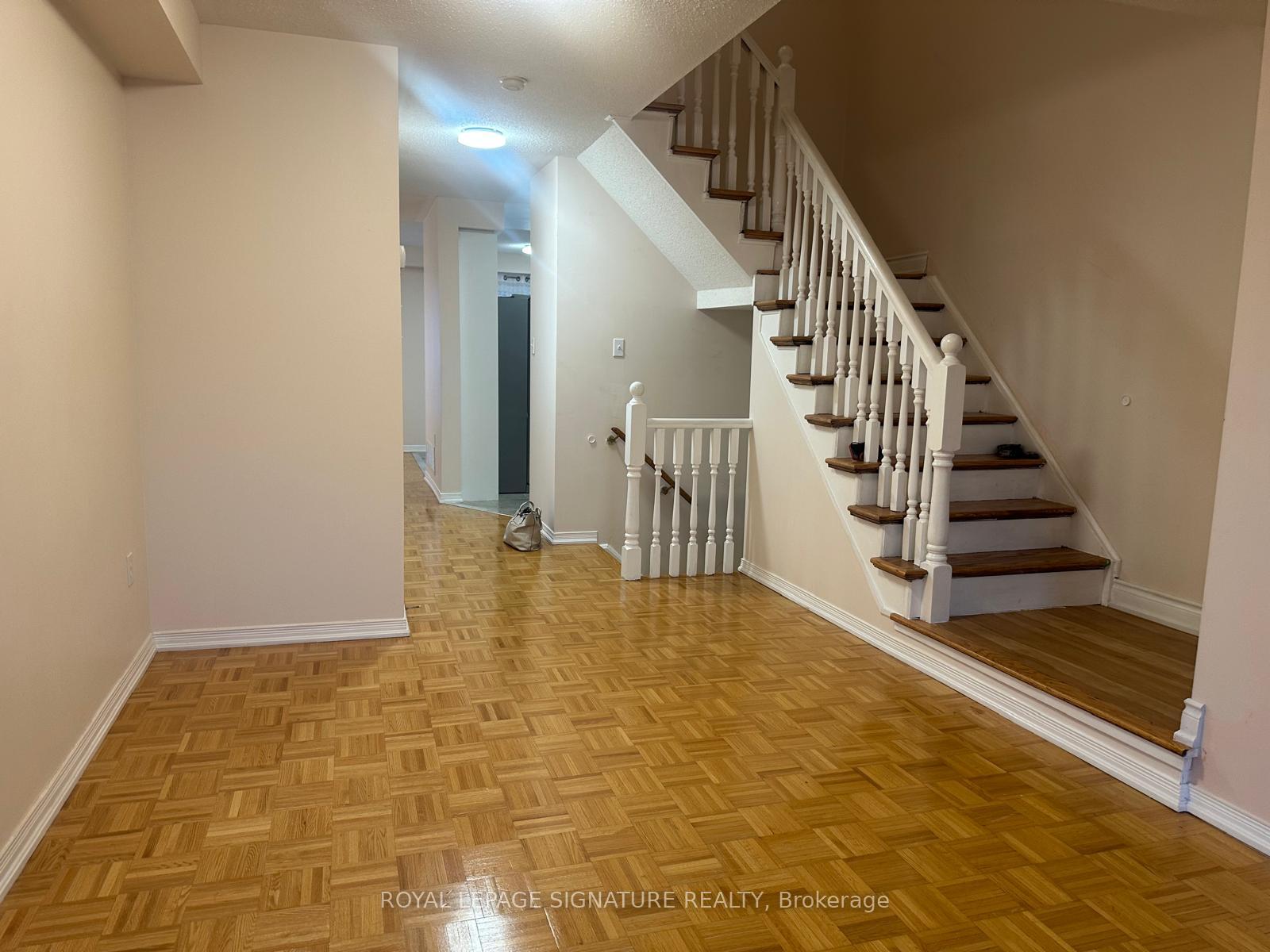 Photo 5 of 28 Pompano Place, Brampton, Bram East — HOMEH