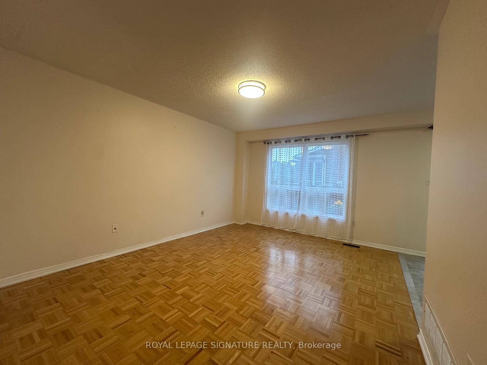 Photo 6 of 28 Pompano Place, Brampton, Bram East — HOMEH