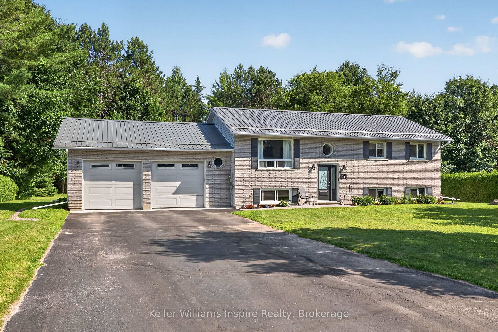 Photo 1 of 12 Jamie Crescent, Petawawa, Petawawa — HOMEH