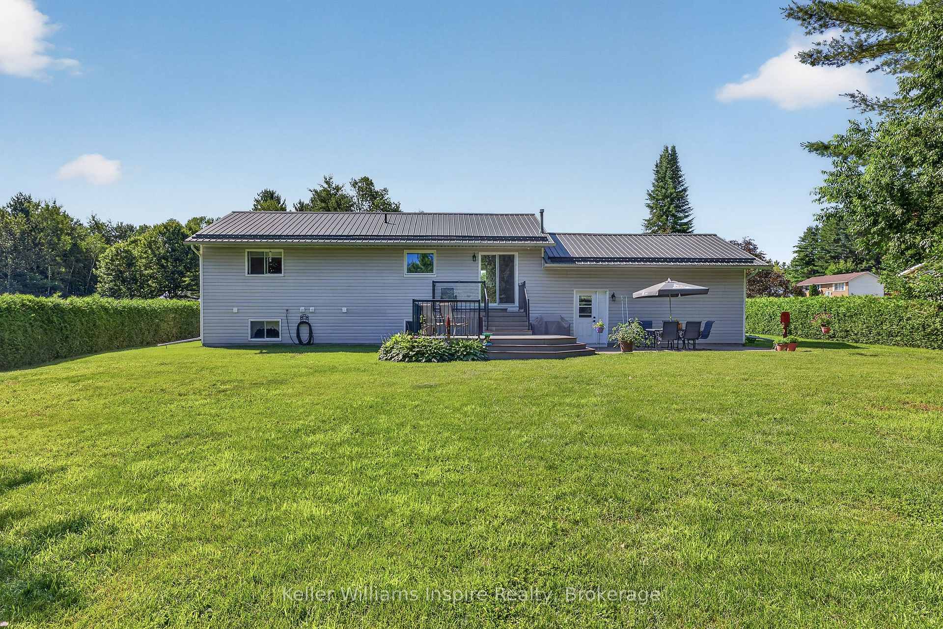 Photo 5 of 12 Jamie Crescent, Petawawa, Petawawa — HOMEH