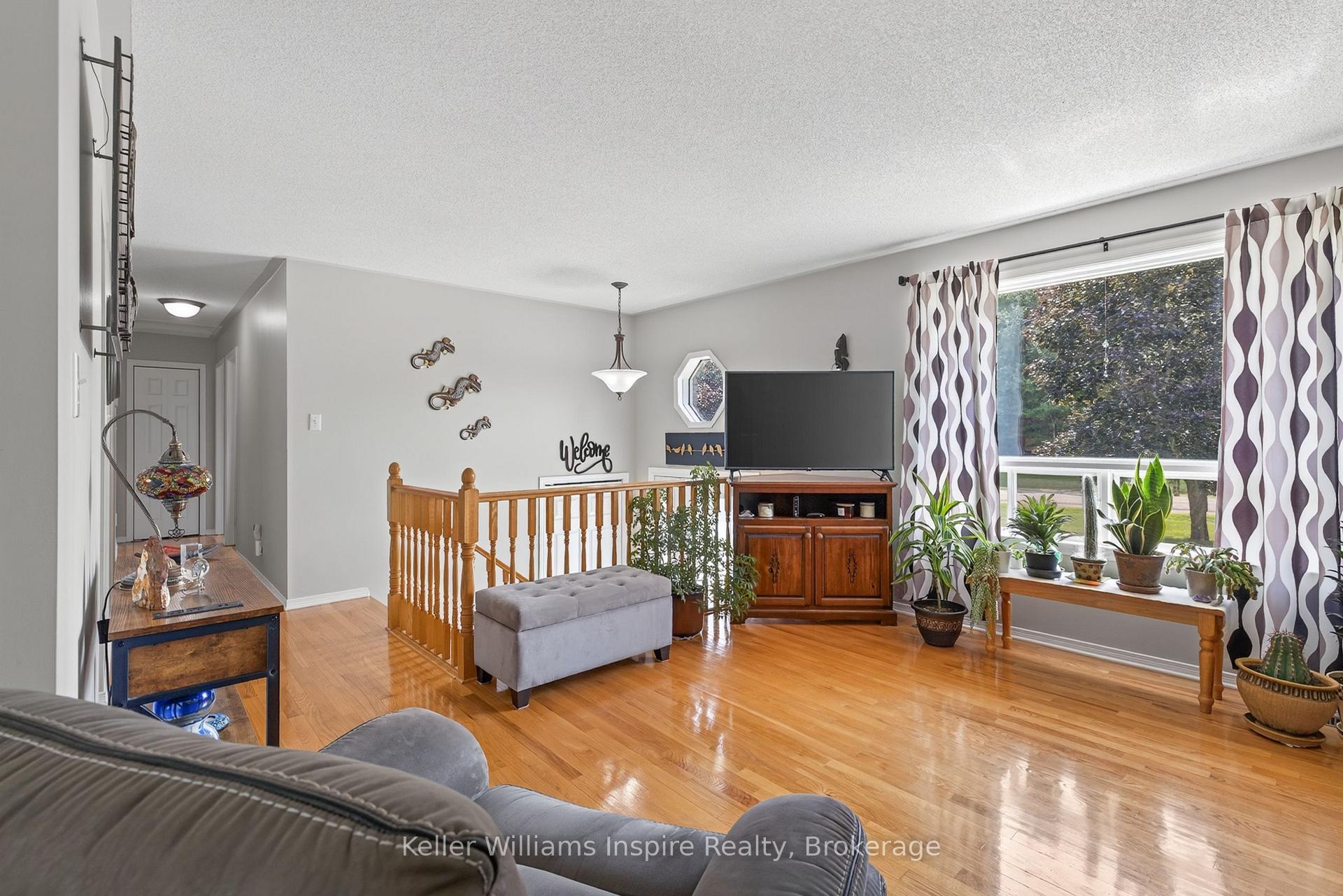 Photo 21 of 12 Jamie Crescent, Petawawa, Petawawa — HOMEH
