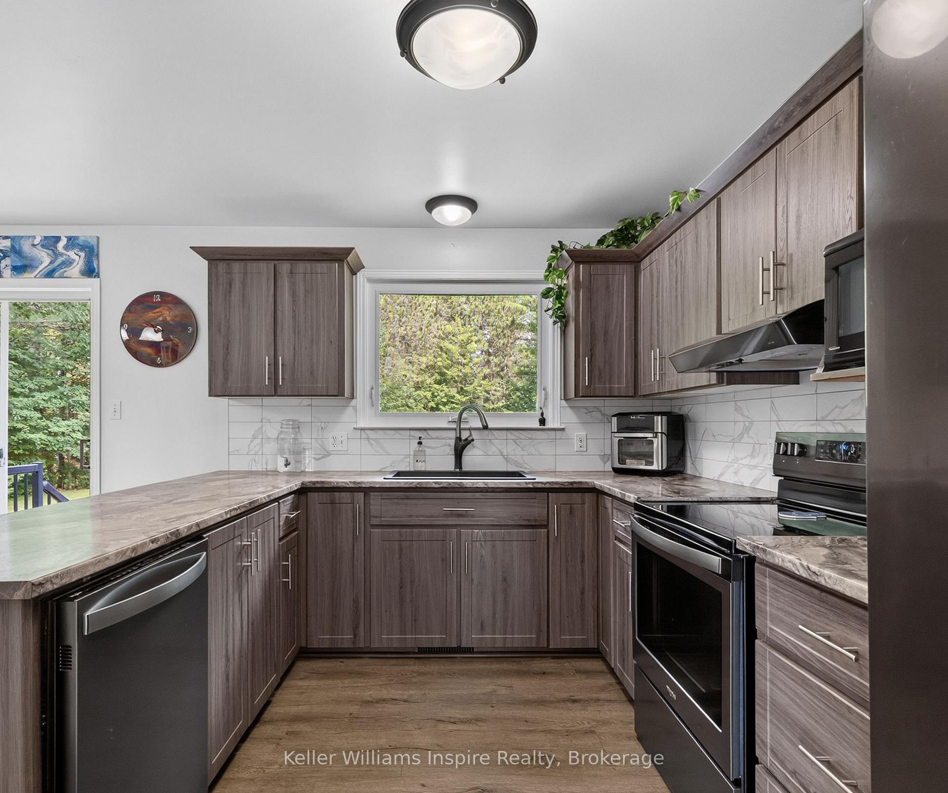 Photo 23 of 12 Jamie Crescent, Petawawa, Petawawa — HOMEH