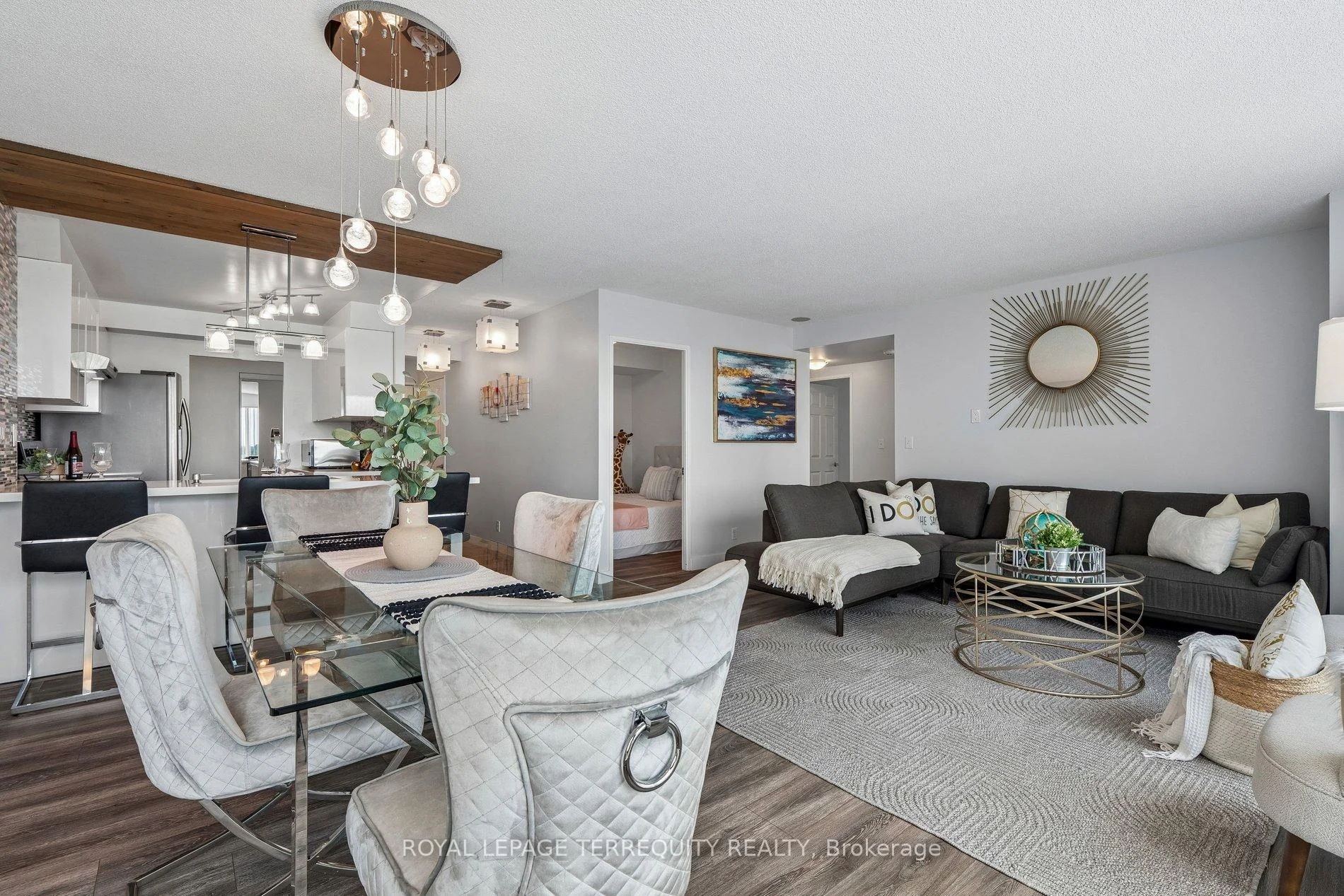 Photo 5 of Unit 906, 18 Lee Centre Drive, Scarborough, Woburn — HOMEH