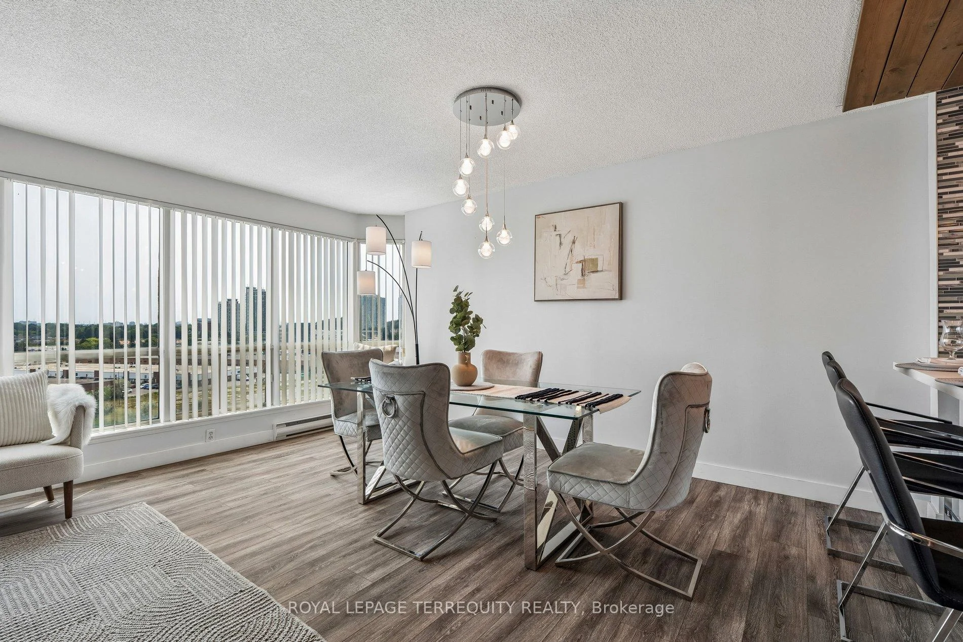 Photo 7 of Unit 906, 18 Lee Centre Drive, Scarborough, Woburn — HOMEH