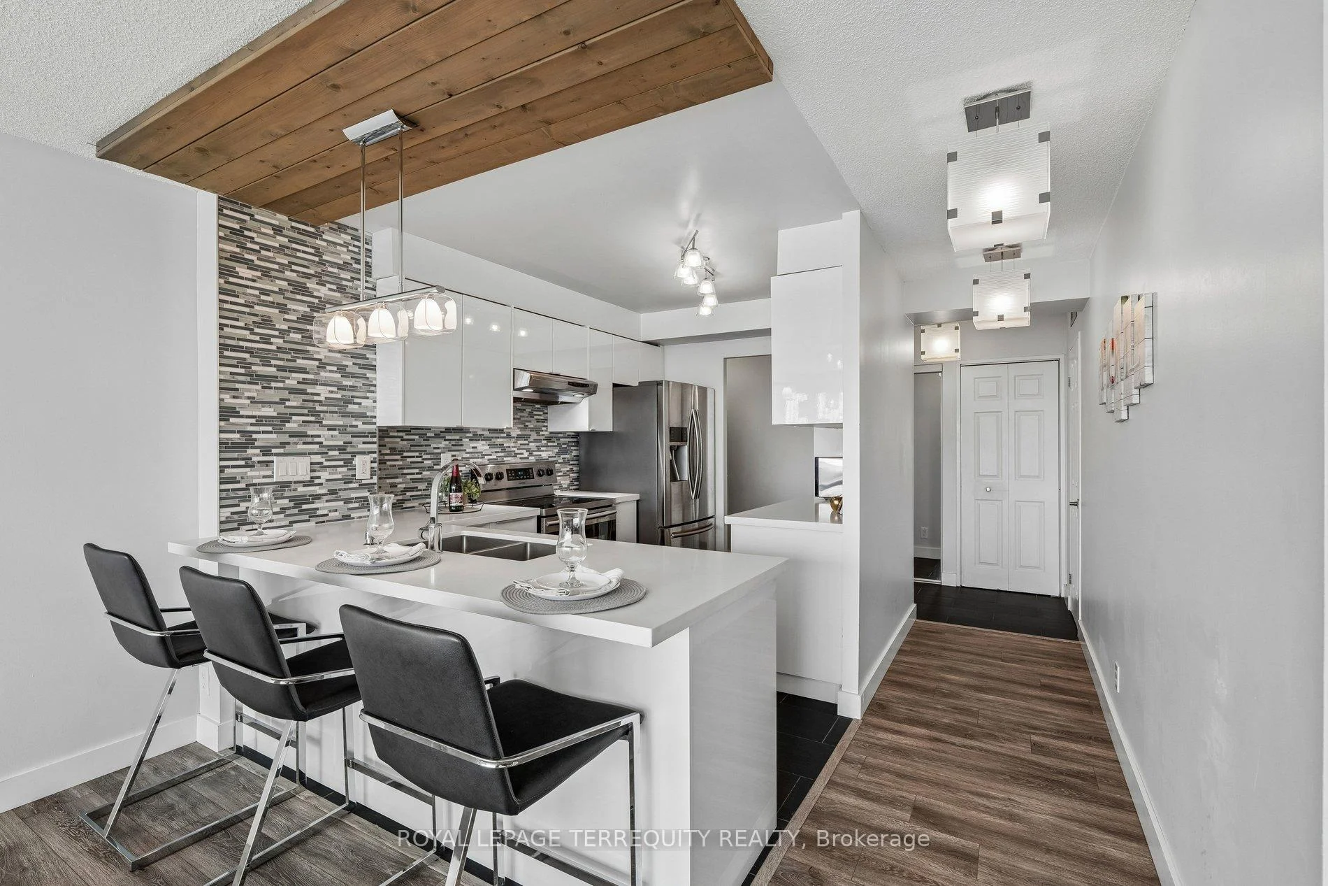 Photo 9 of Unit 906, 18 Lee Centre Drive, Scarborough, Woburn — HOMEH