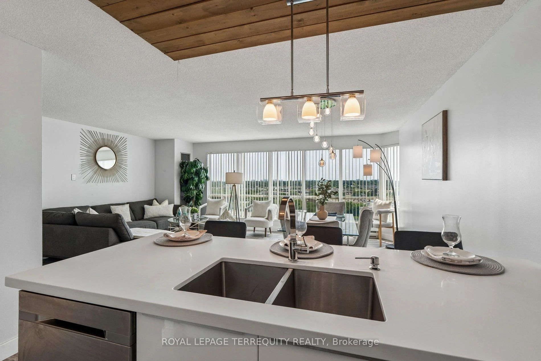 Photo 10 of Unit 906, 18 Lee Centre Drive, Scarborough, Woburn — HOMEH