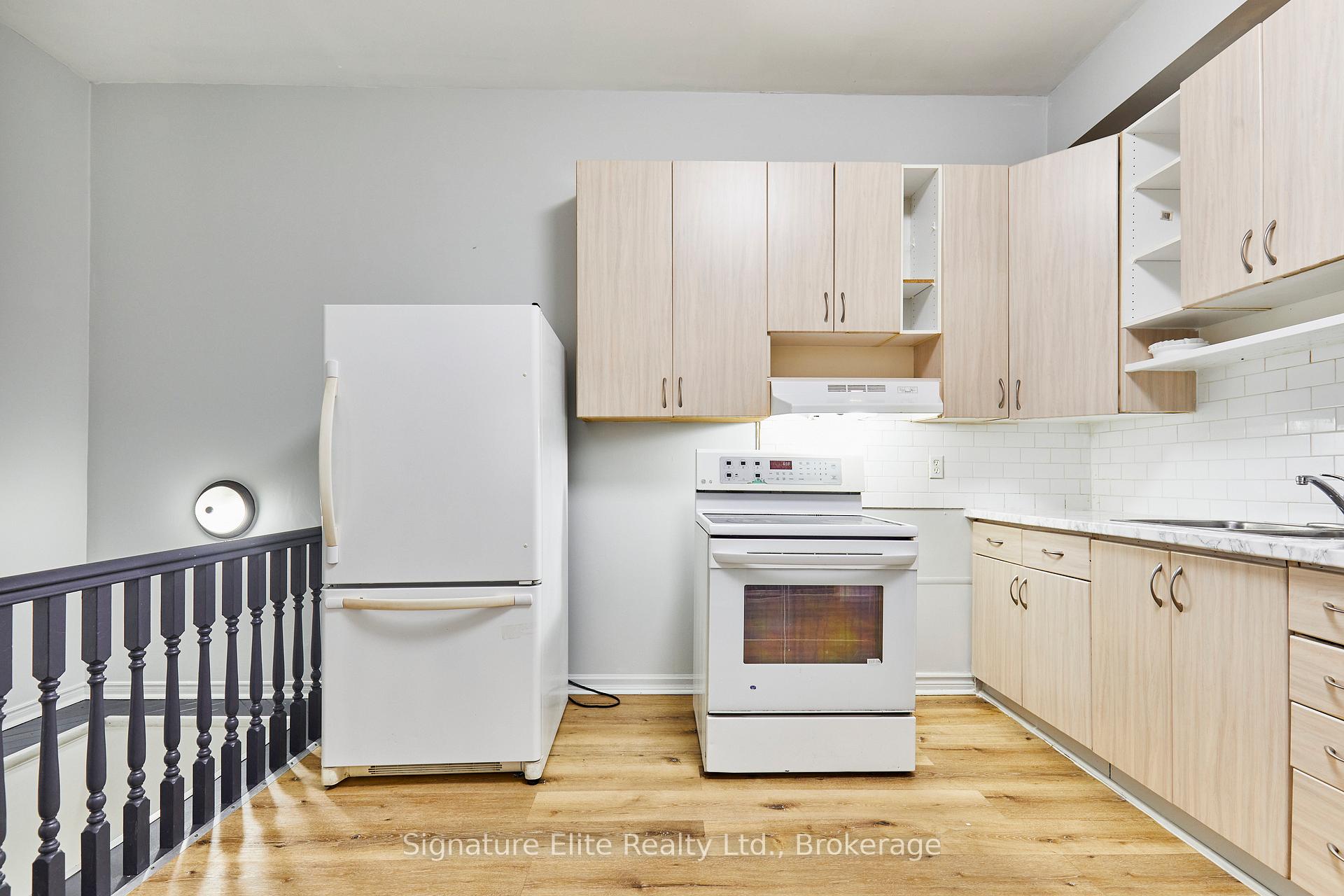 Photo 2 of Unit 3, 363 Barton Street E, Hamilton, Landsdale — HOMEH
