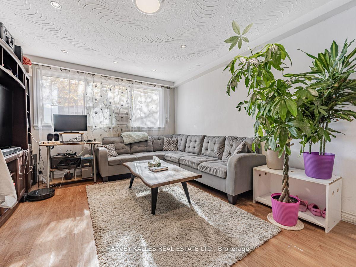 Photo 2 of 6 Carrington Avenue, Toronto, Caledonia-Fairbank — HOMEH