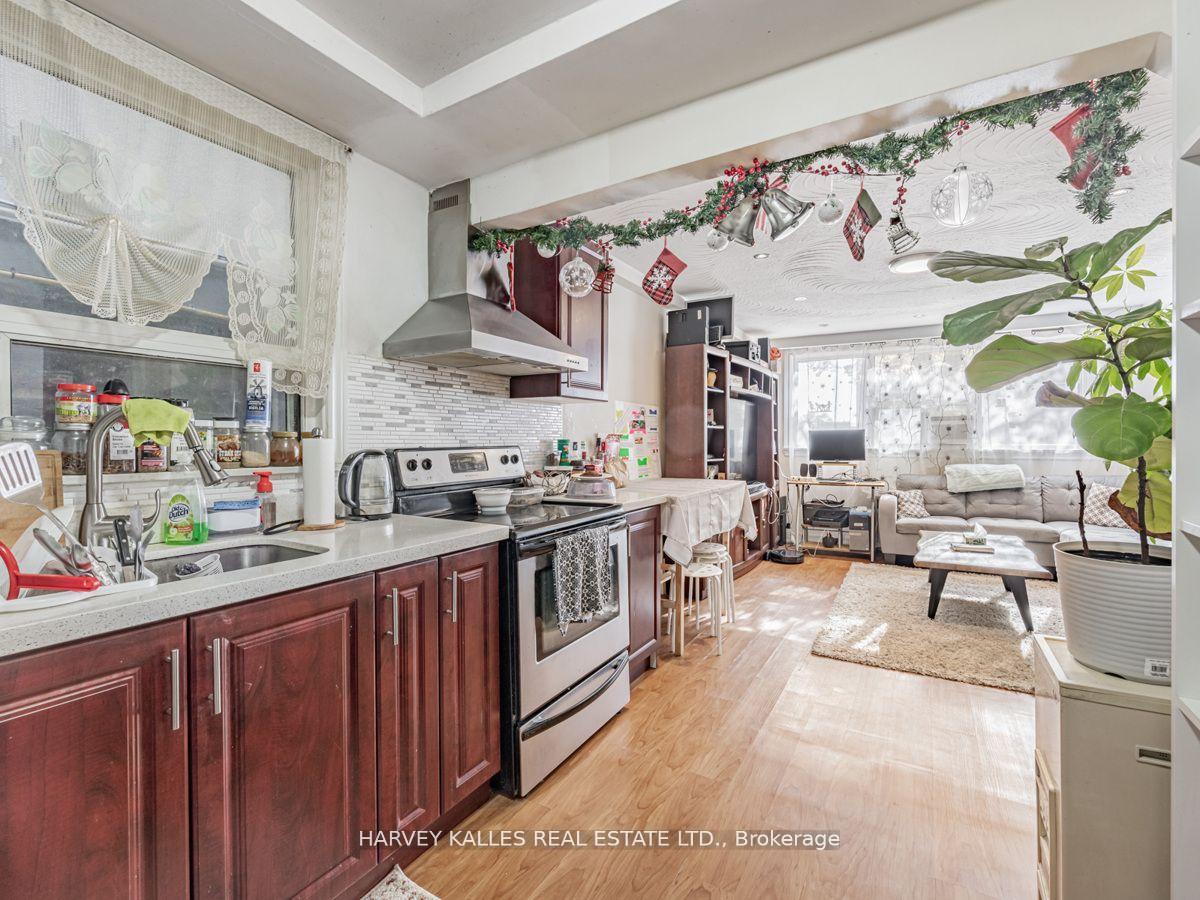 Photo 6 of 6 Carrington Avenue, Toronto, Caledonia-Fairbank — HOMEH