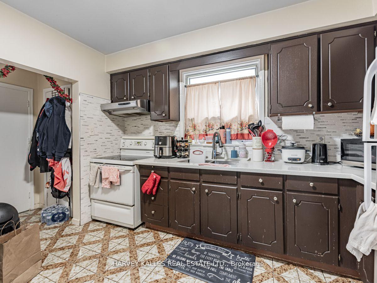 Photo 12 of 6 Carrington Avenue, Toronto, Caledonia-Fairbank — HOMEH