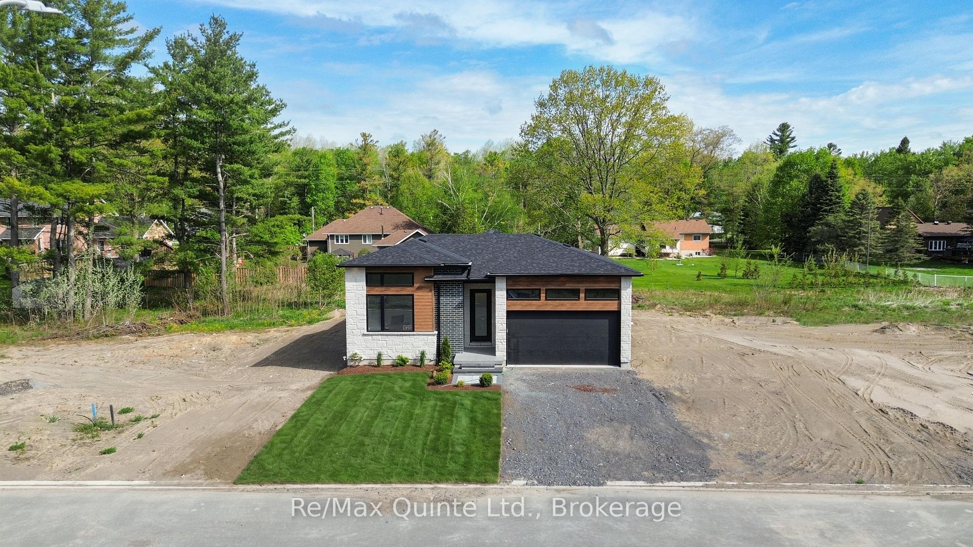 Photo 4 of 27 Exeter Court, Quinte West, Murray Ward — HOMEH