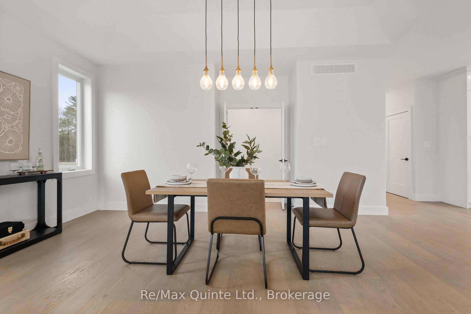 Photo 17 of 27 Exeter Court, Quinte West, Murray Ward — HOMEH