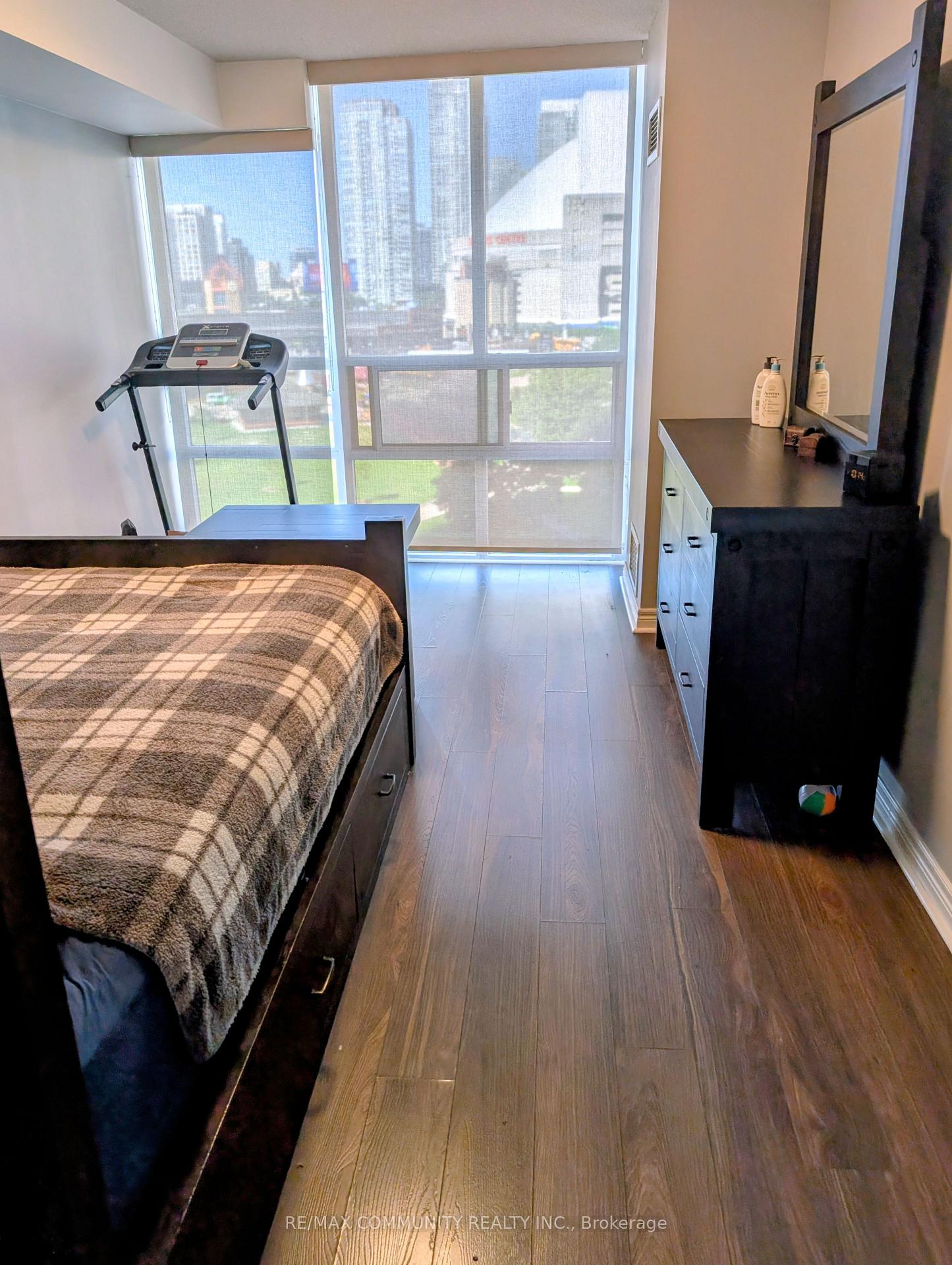 Photo 3 of Unit 815, 51 Lower Simcoe Street, Toronto, Waterfront Communities — HOMEH